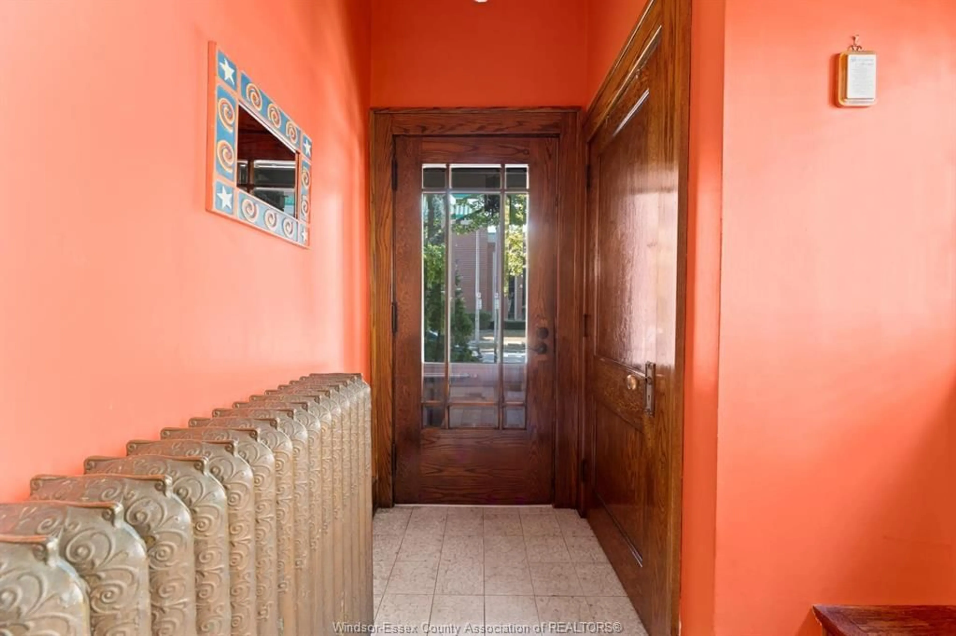 Indoor foyer for 858 CHILVER Rd, Windsor Ontario N8Y 2K4