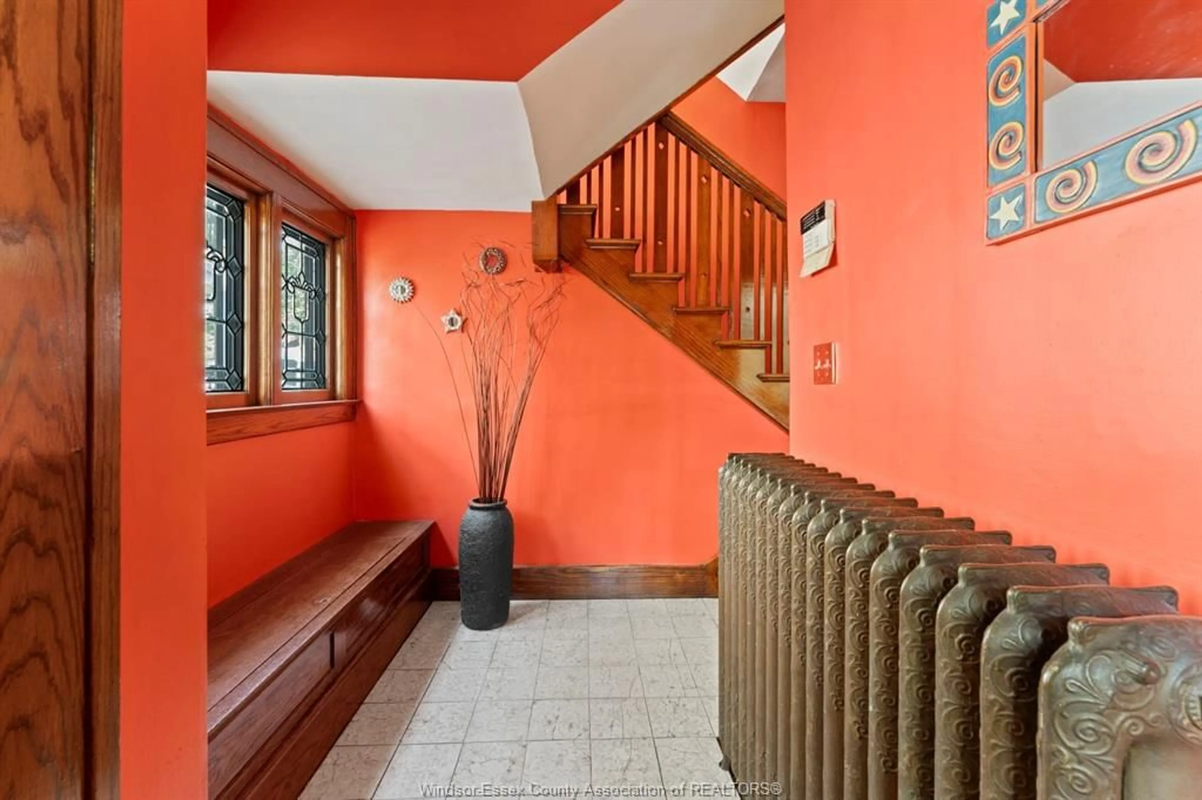 Indoor foyer for 858 CHILVER Rd, Windsor Ontario N8Y 2K4