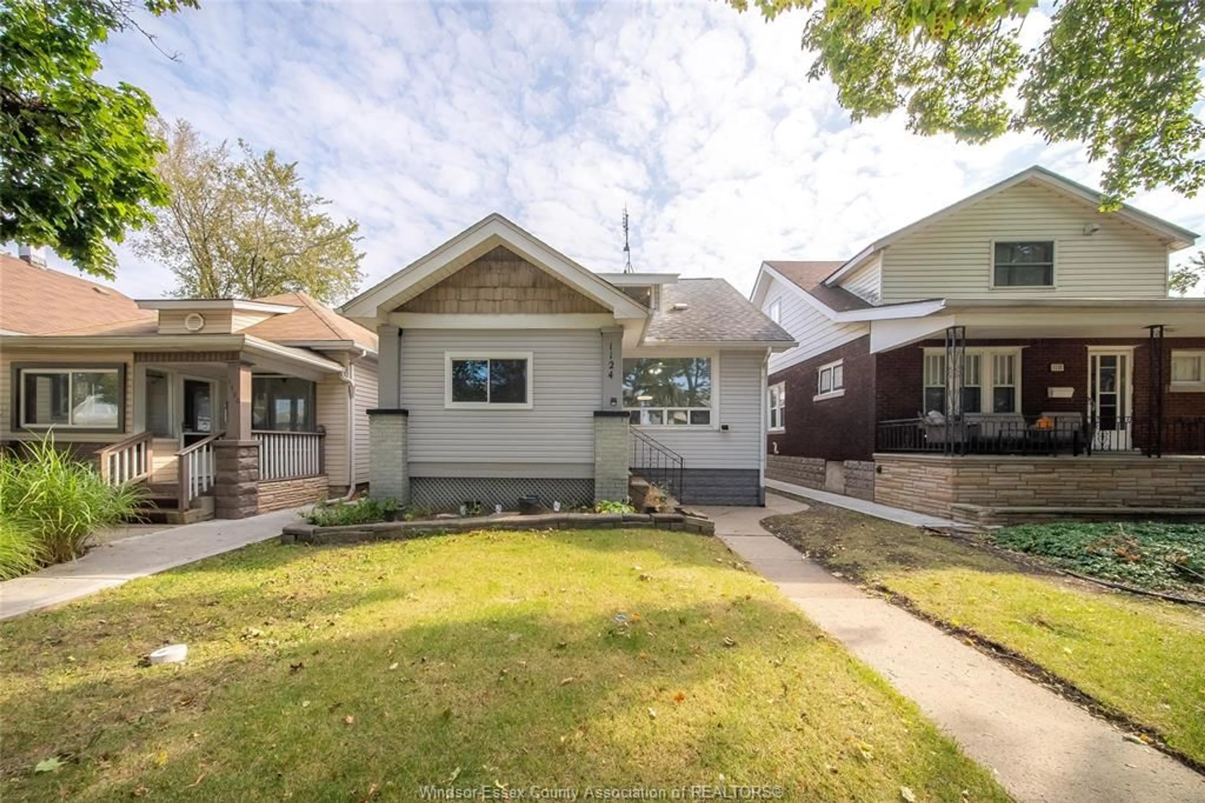 Unknown for 1124 JANETTE, Windsor Ontario N9A 5A5