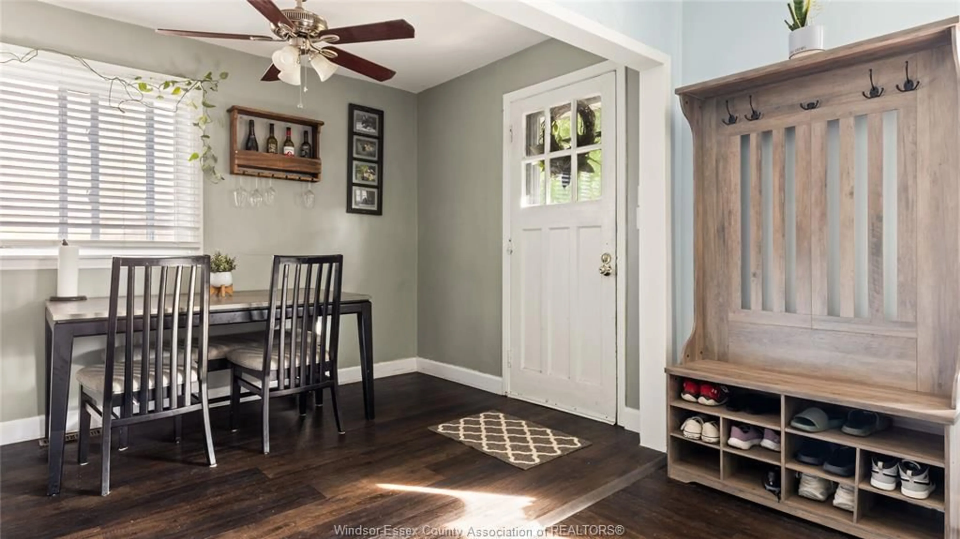 Indoor entryway for 1039 VILLAIRE, Windsor Ontario N8S 2J7