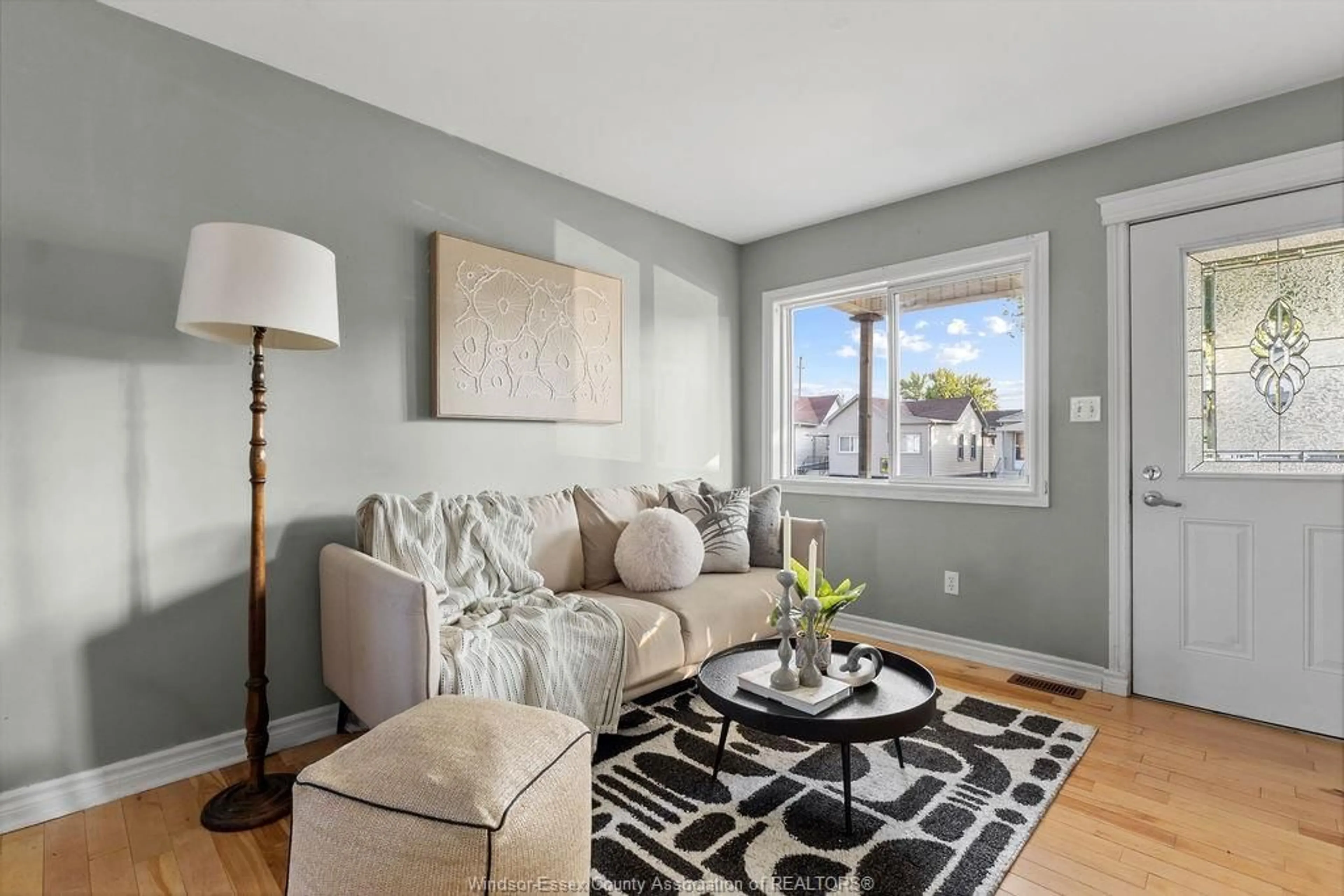 Living room with furniture, unknown for 1103 LILLIAN, Windsor Ontario N9A 1V6