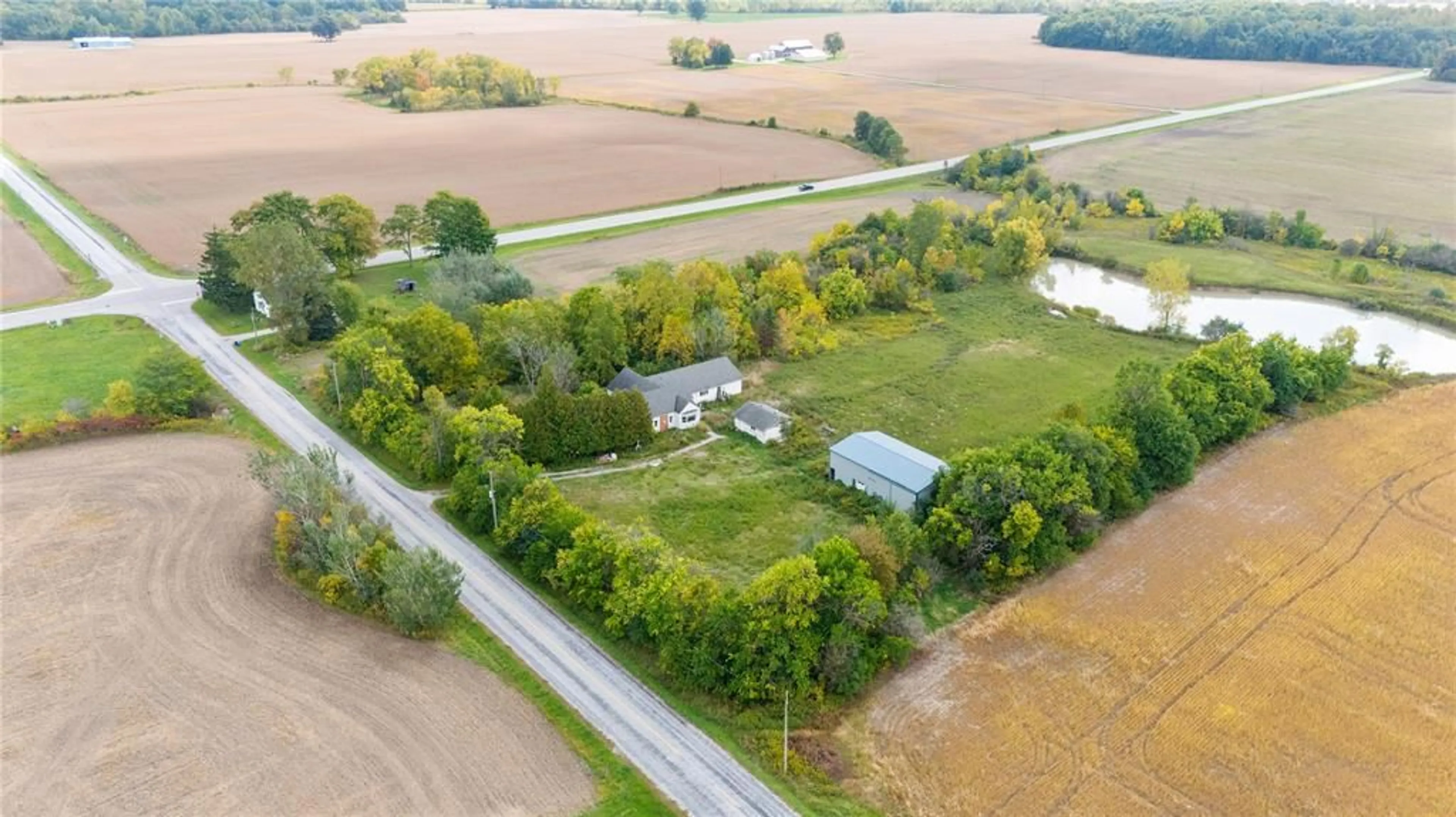 A pic from outside/outdoor area/front of a property/back of a property/a pic from drone, unknown for 2377 MOORE Line, St Clair Ontario N0M 1N0