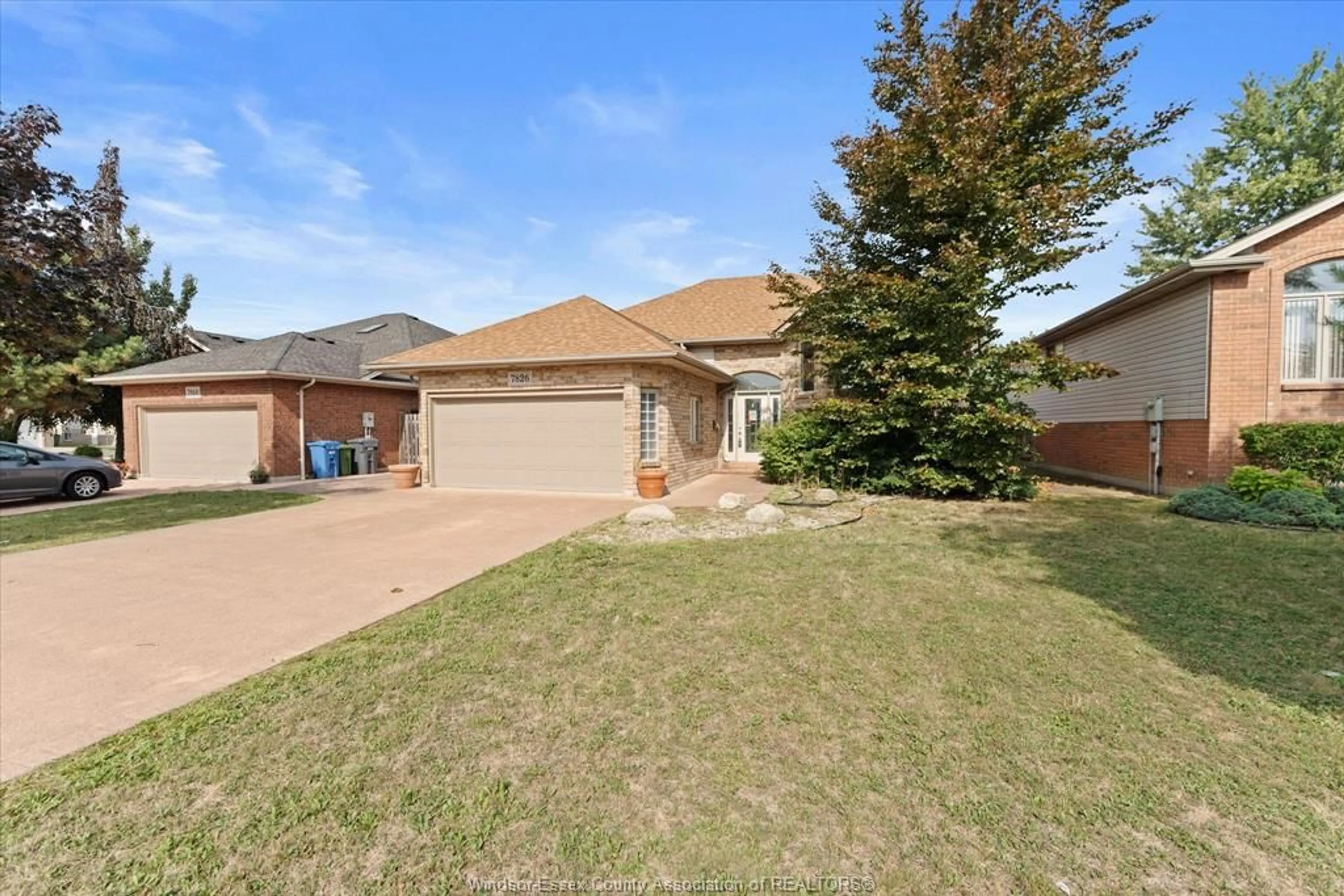 A pic from outside/outdoor area/front of a property/back of a property/a pic from drone, unknown for 7826 SHORAIN Grove, Windsor Ontario N8S 4V2