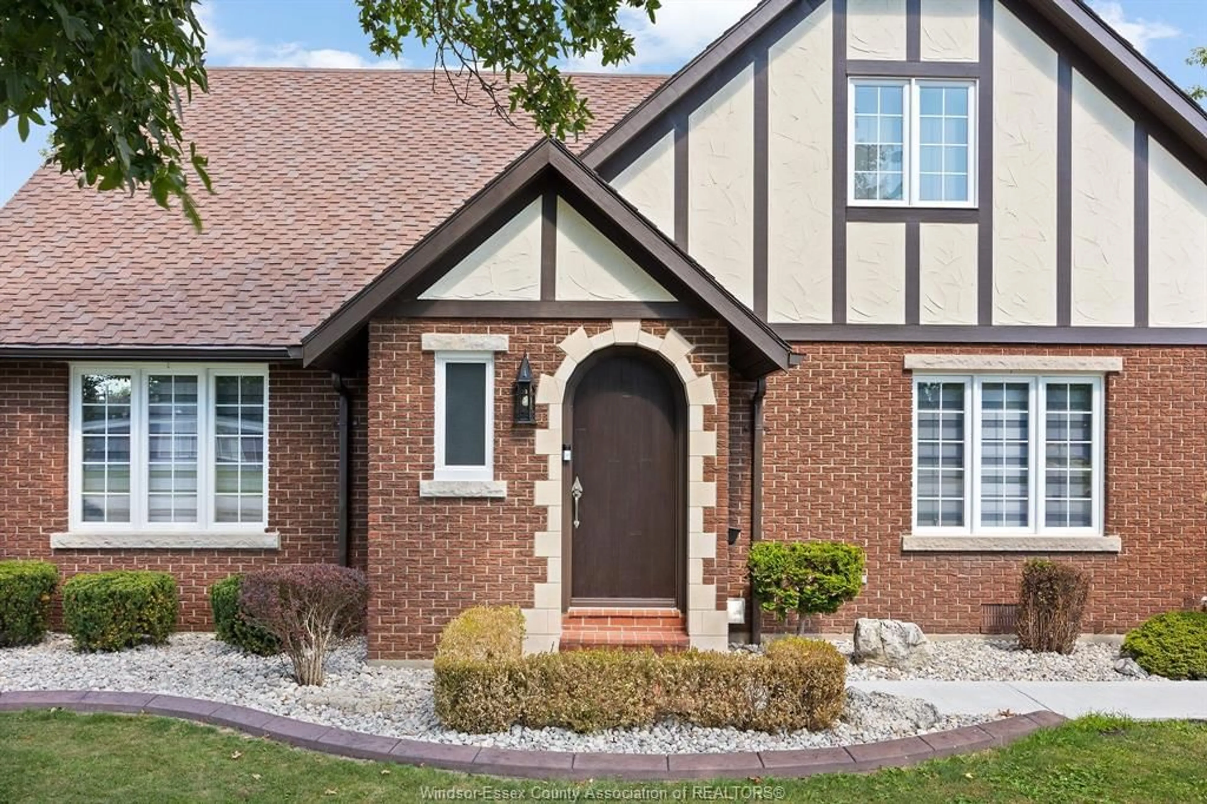 Home with brick exterior material, street for 106 KAEL, Harrow Ontario N0R 1G0