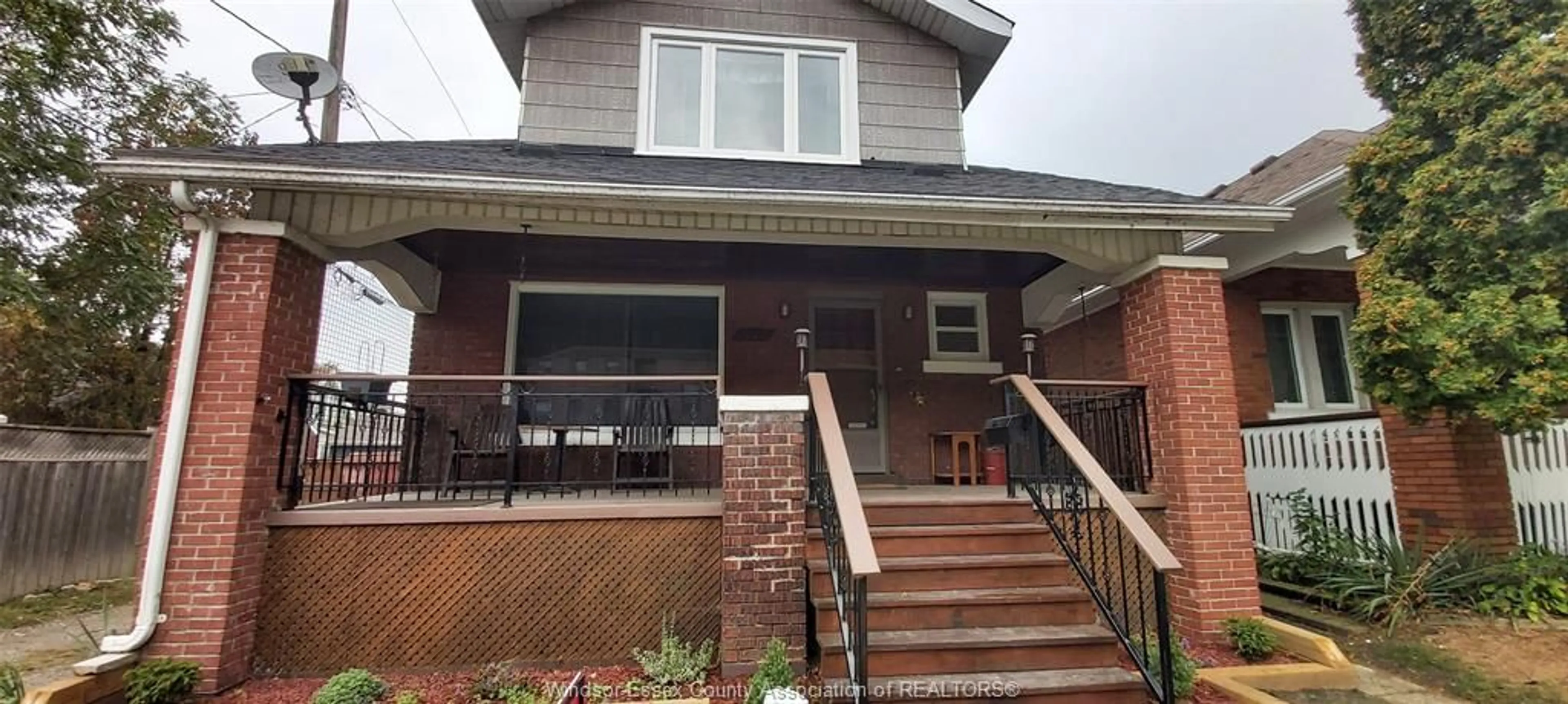 Home with brick exterior material, street for 1620 DUFFERIN Pl, Windsor Ontario N8X 3K7