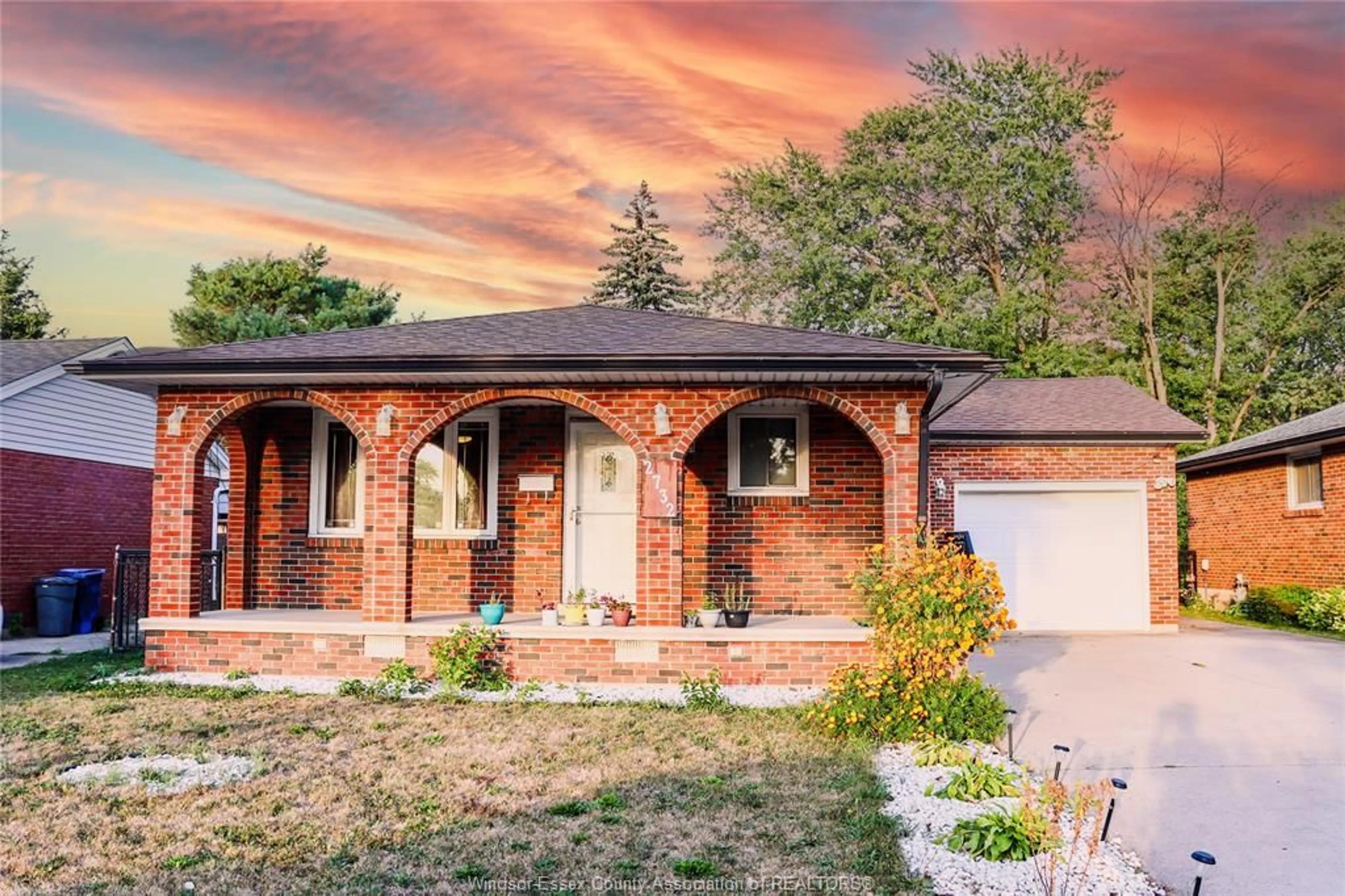 Home with brick exterior material, street for 2732 ARMSTRONG Ave, Windsor Ontario N8T 2G4