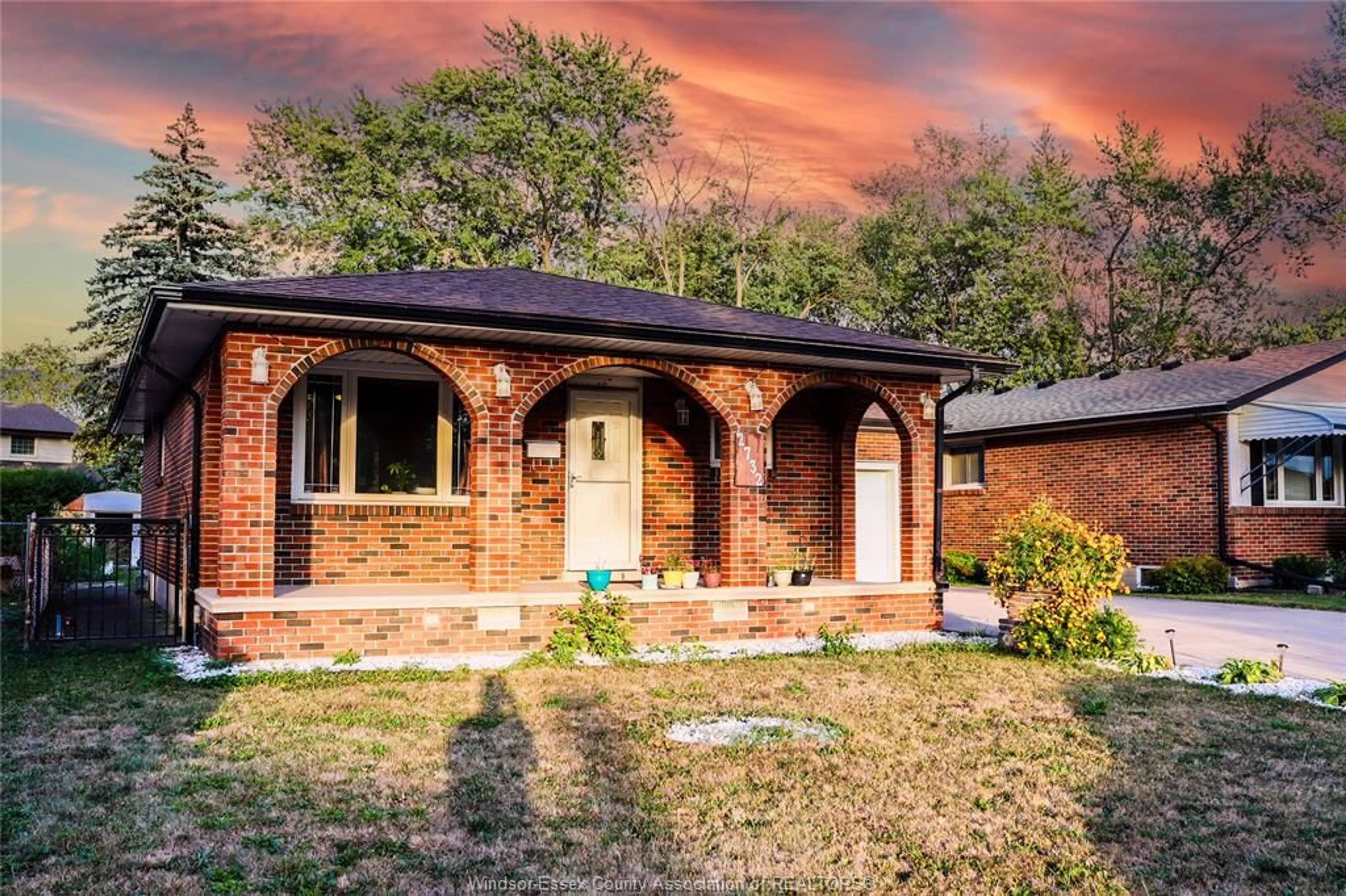 Home with brick exterior material, street for 2732 ARMSTRONG Ave, Windsor Ontario N8T 2G4