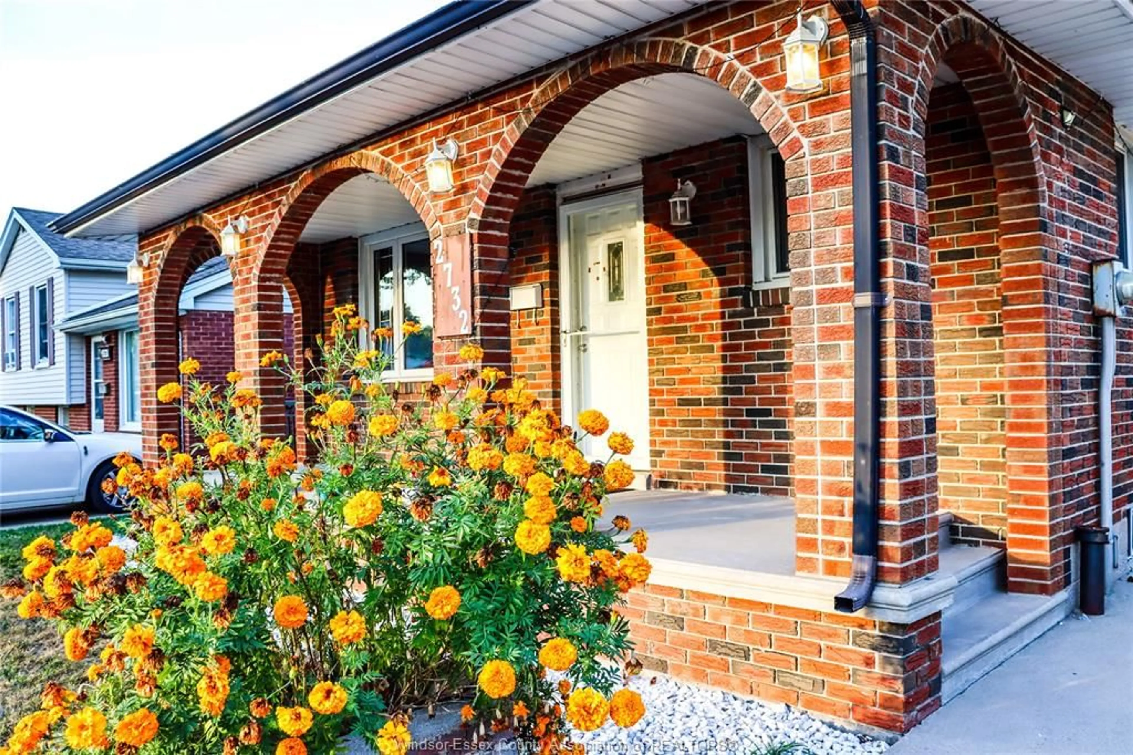 Home with brick exterior material, street for 2732 ARMSTRONG Ave, Windsor Ontario N8T 2G4