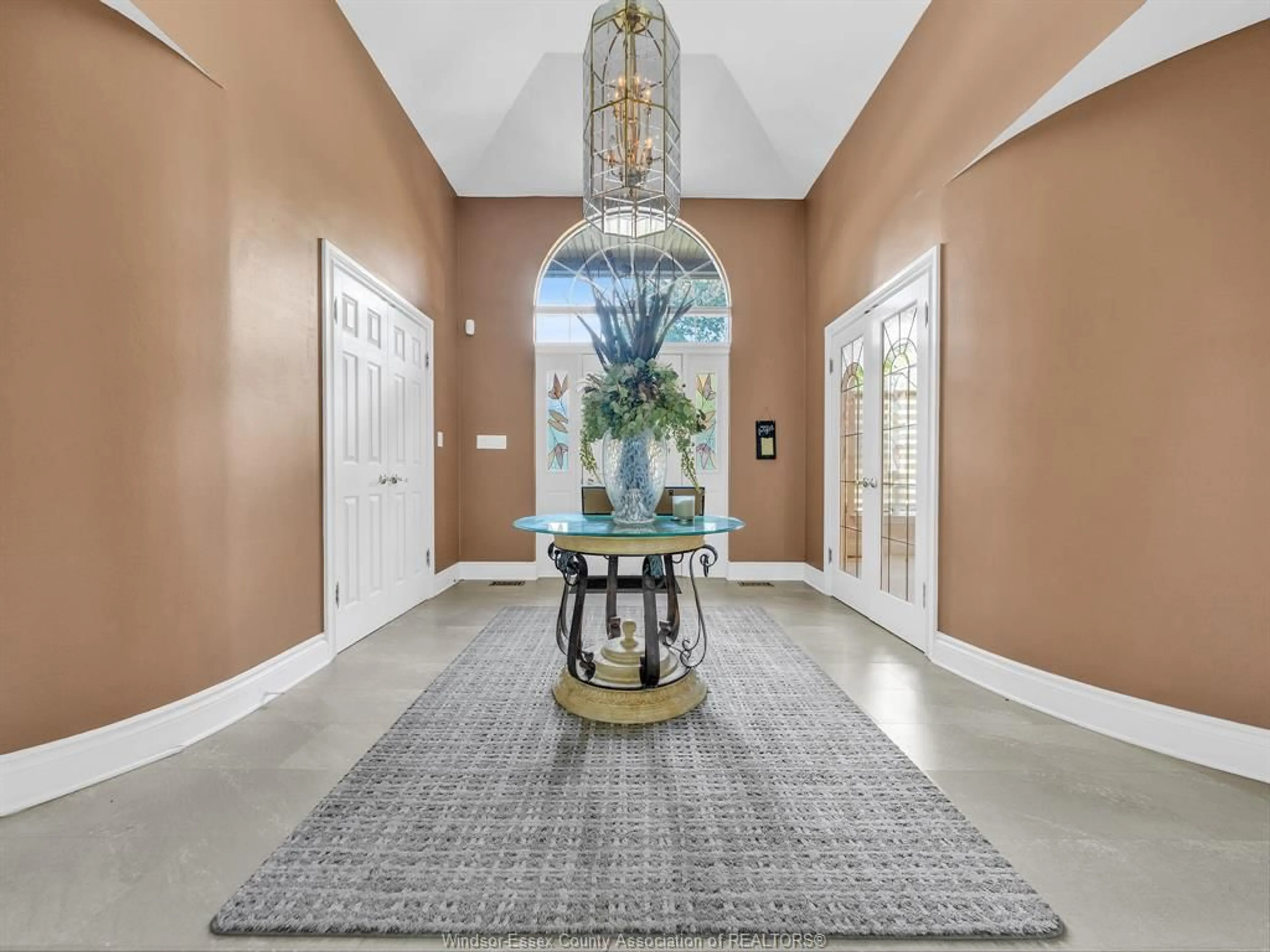 Indoor entryway for 3047 Rowley Park Drive, Kingsville Ontario N9Y 2Y2