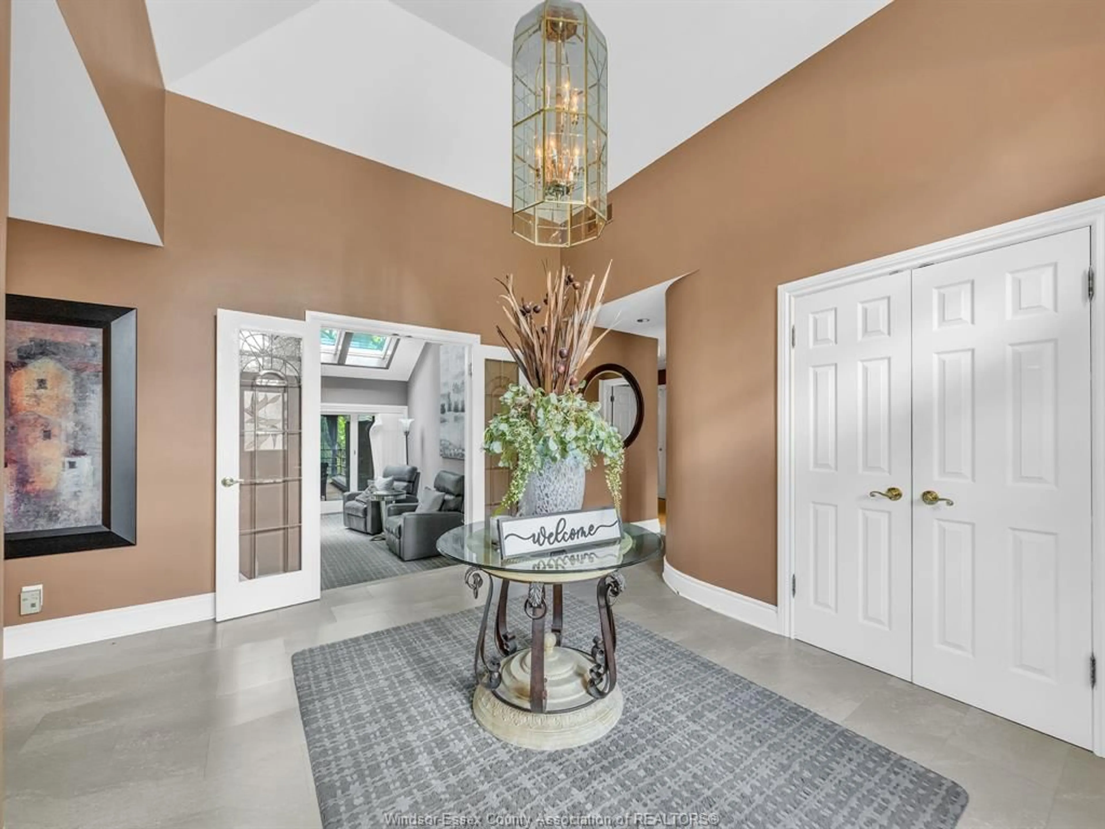 Indoor entryway for 3047 Rowley Park Drive, Kingsville Ontario N9Y 2Y2