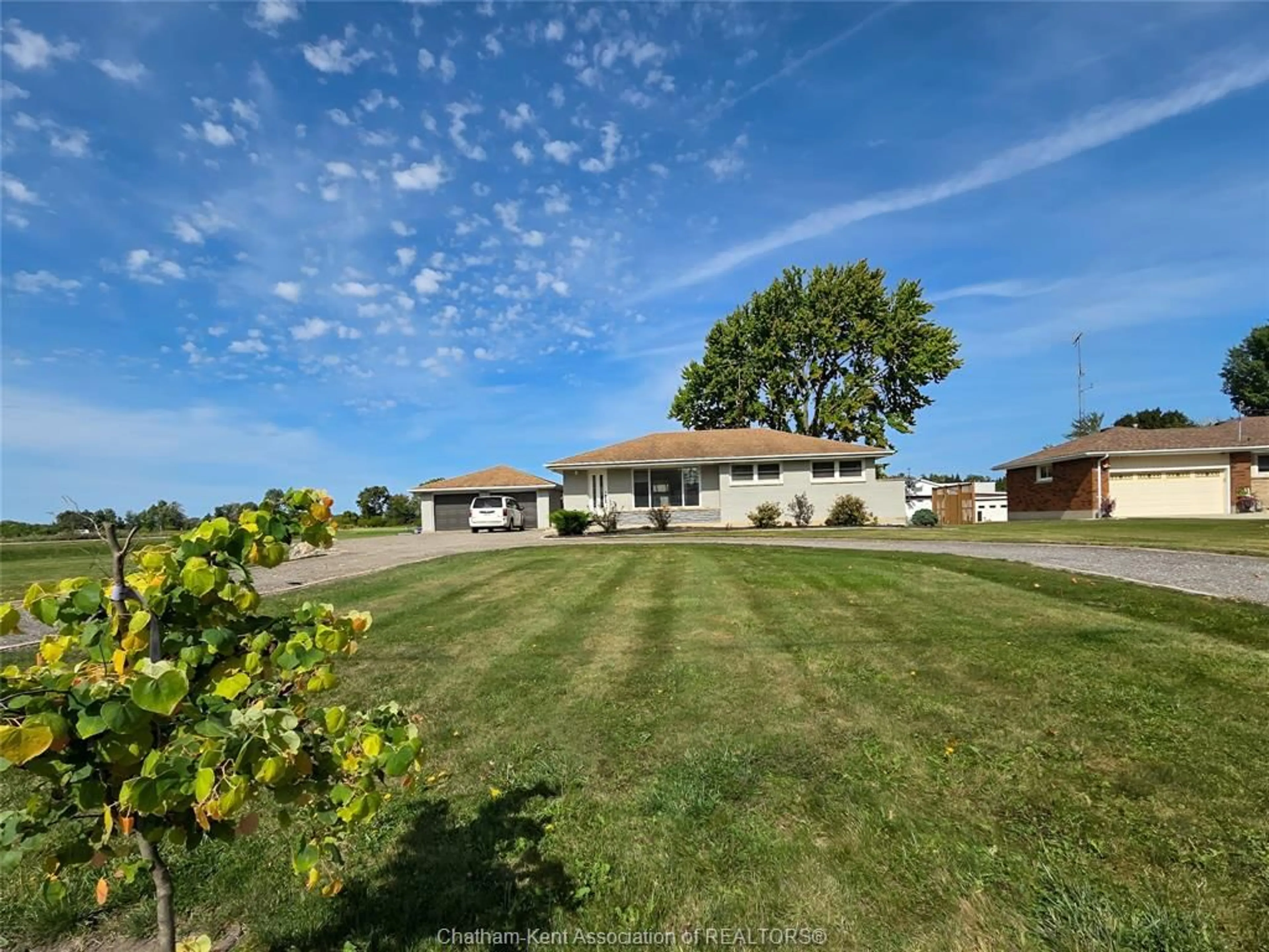 A pic from outside/outdoor area/front of a property/back of a property/a pic from drone, water/lake/river/ocean view for 17 Glenmar Ave, Chatham Ontario N7M 5J4