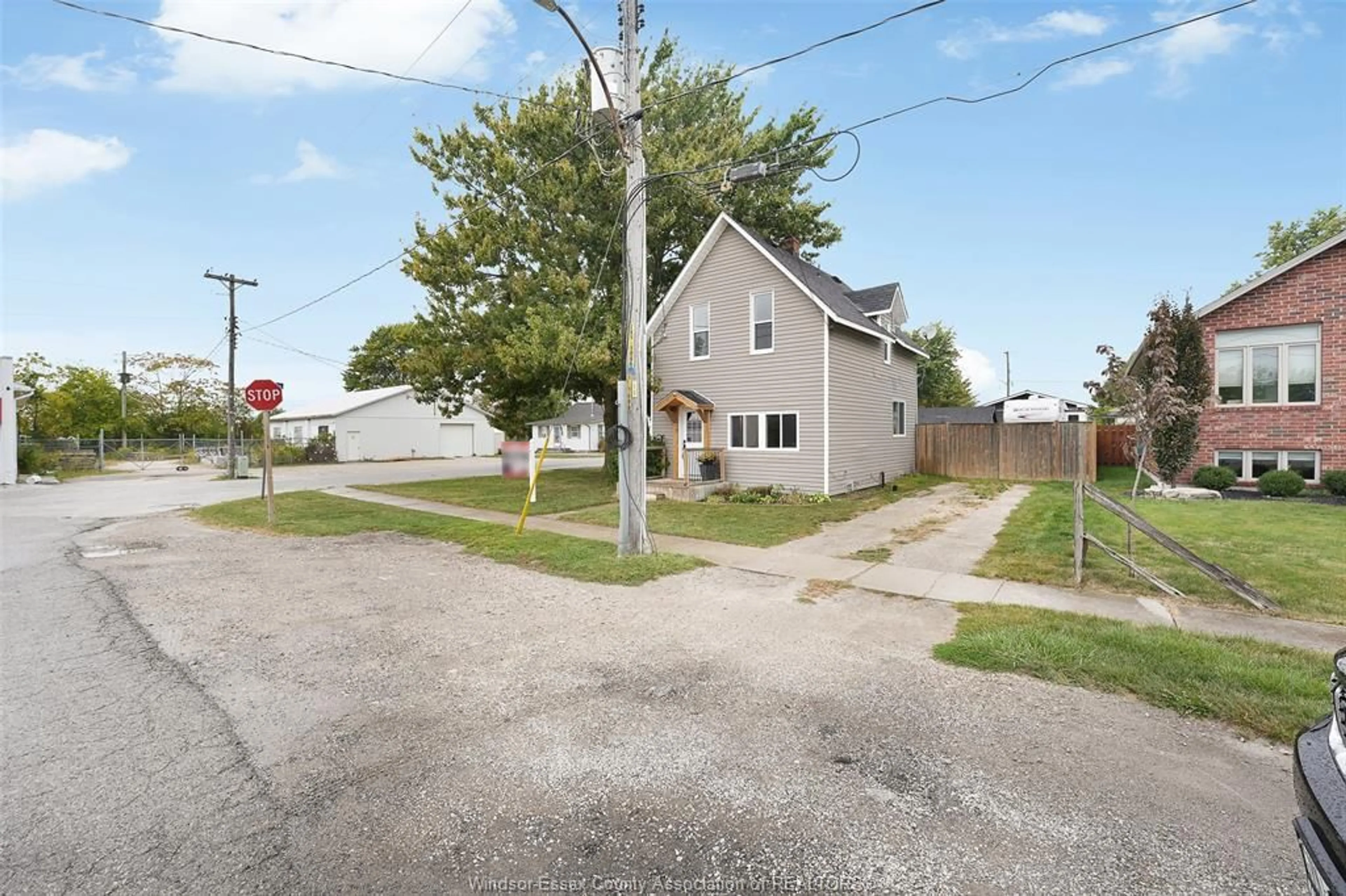 A pic from outside/outdoor area/front of a property/back of a property/a pic from drone, street for 47 WALKER AVE., Wheatley Ontario N0P 2P0