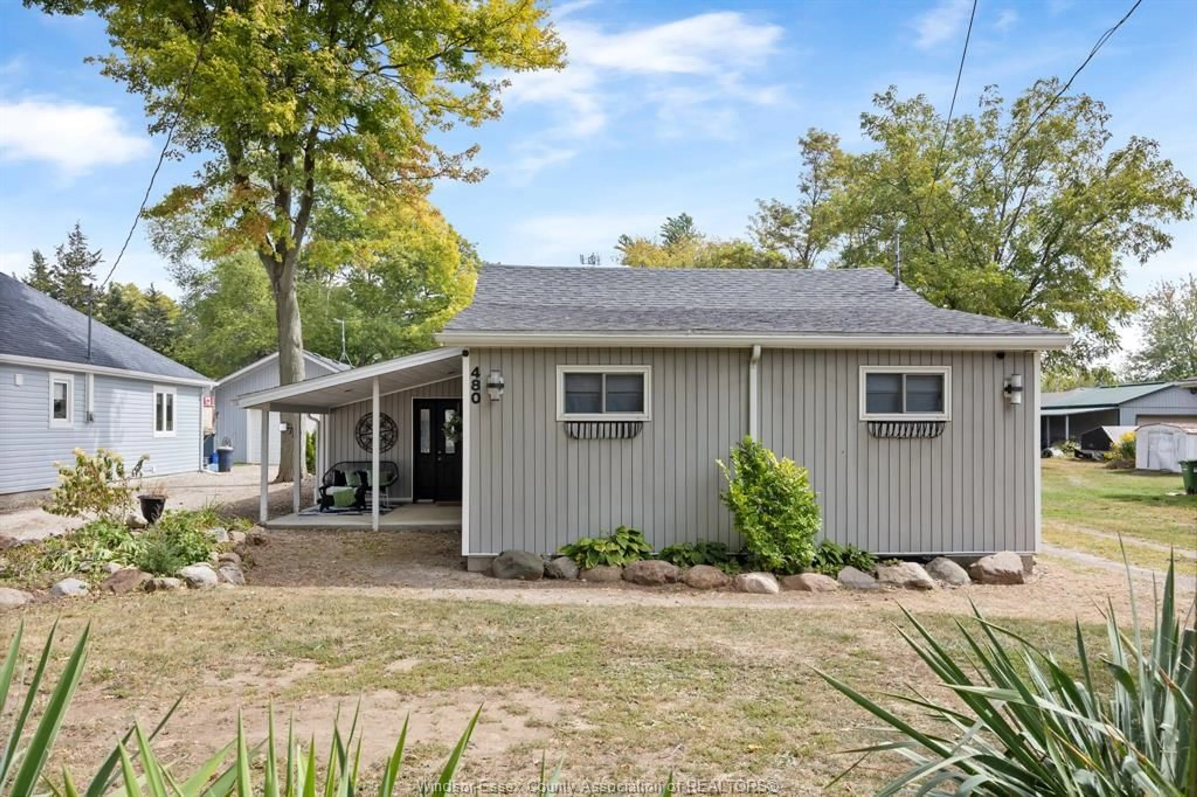 Home with vinyl exterior material, street for 480 SYDENHAM St, Colchester Ontario N0R 1G0
