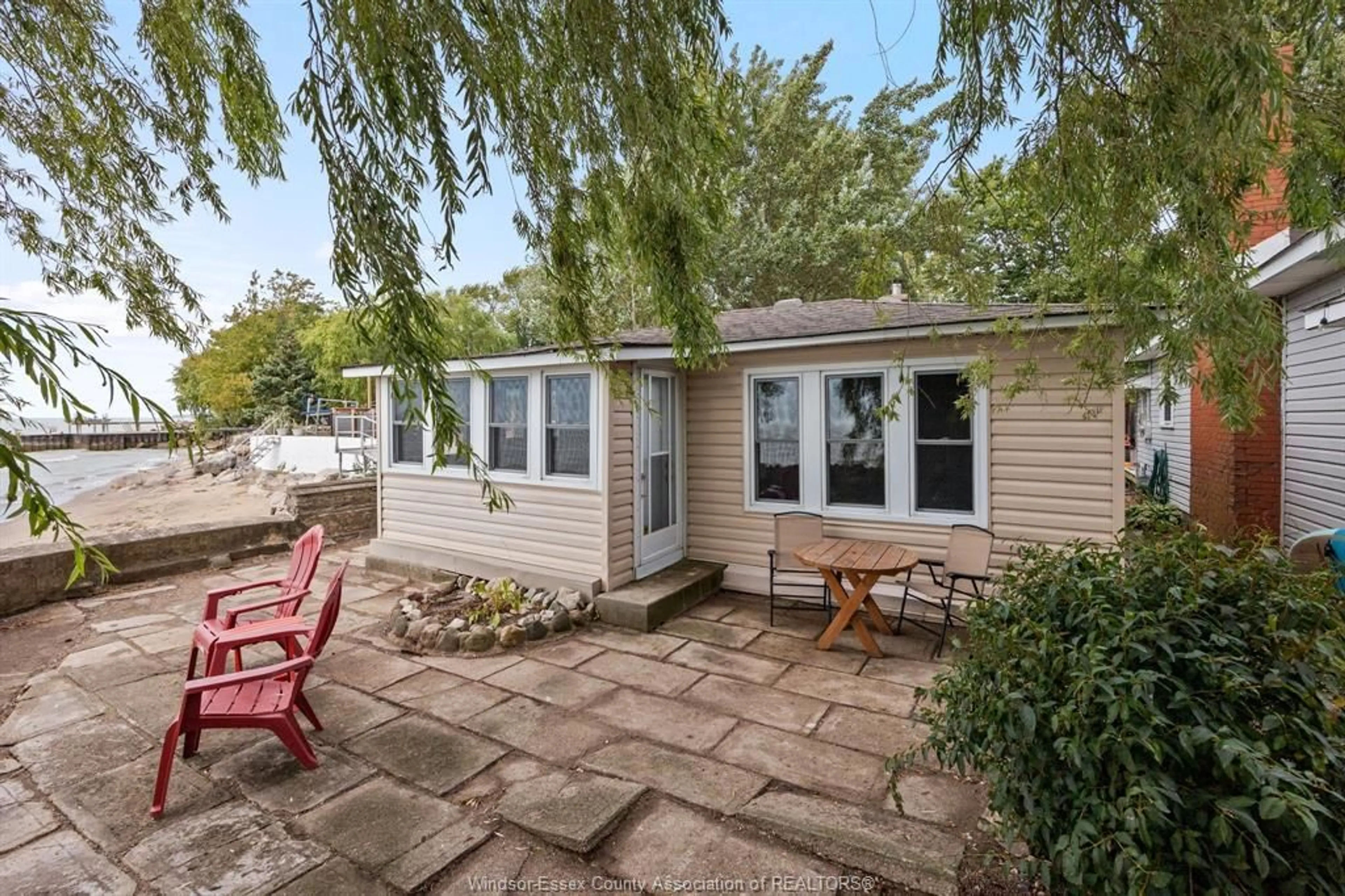 Patio, unknown for 835 ERIE BLUE, Harrow Ontario N0R 1G0