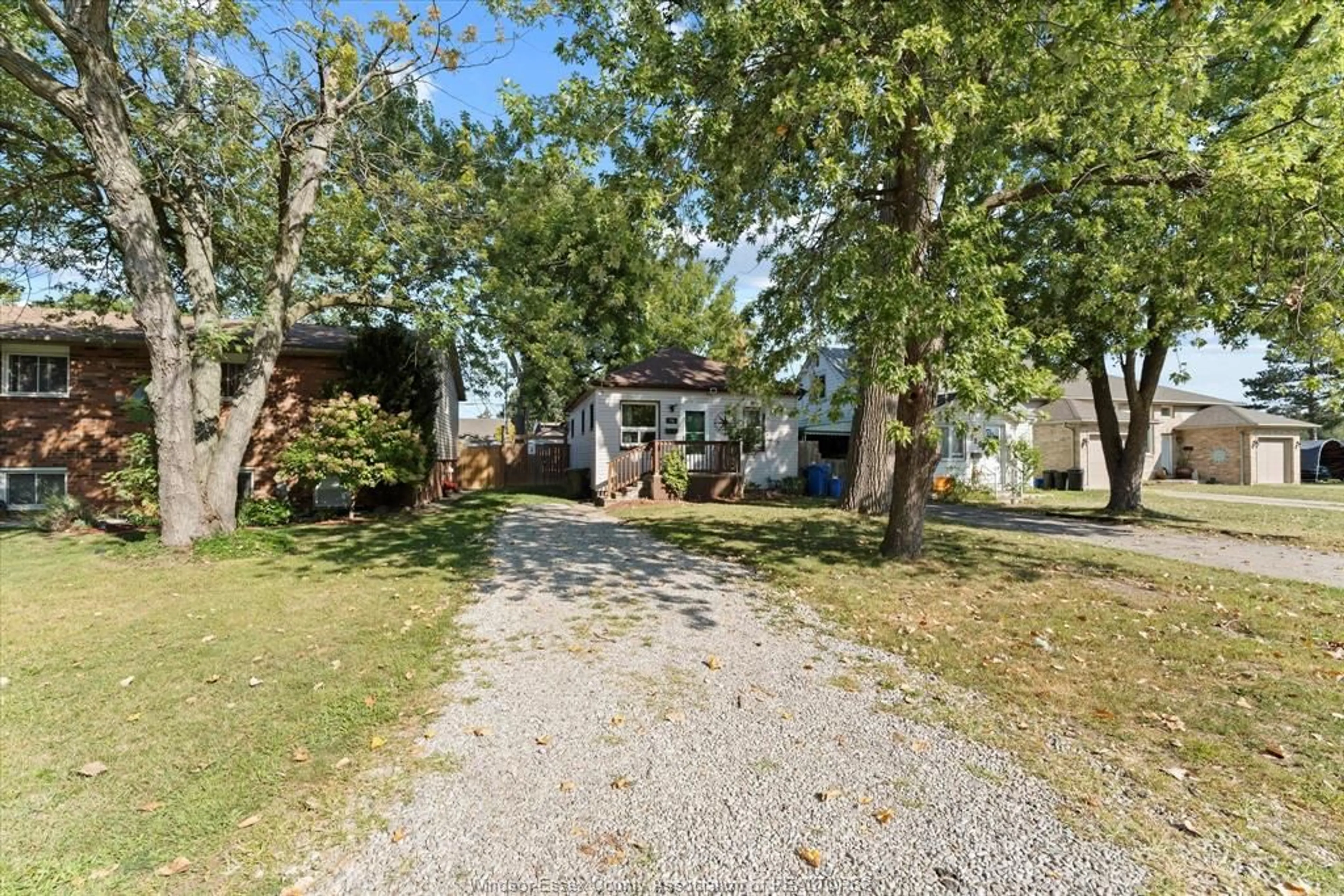 A pic from outside/outdoor area/front of a property/back of a property/a pic from drone, street for 716 CAPITOL St, Windsor Ontario N8X 3G2