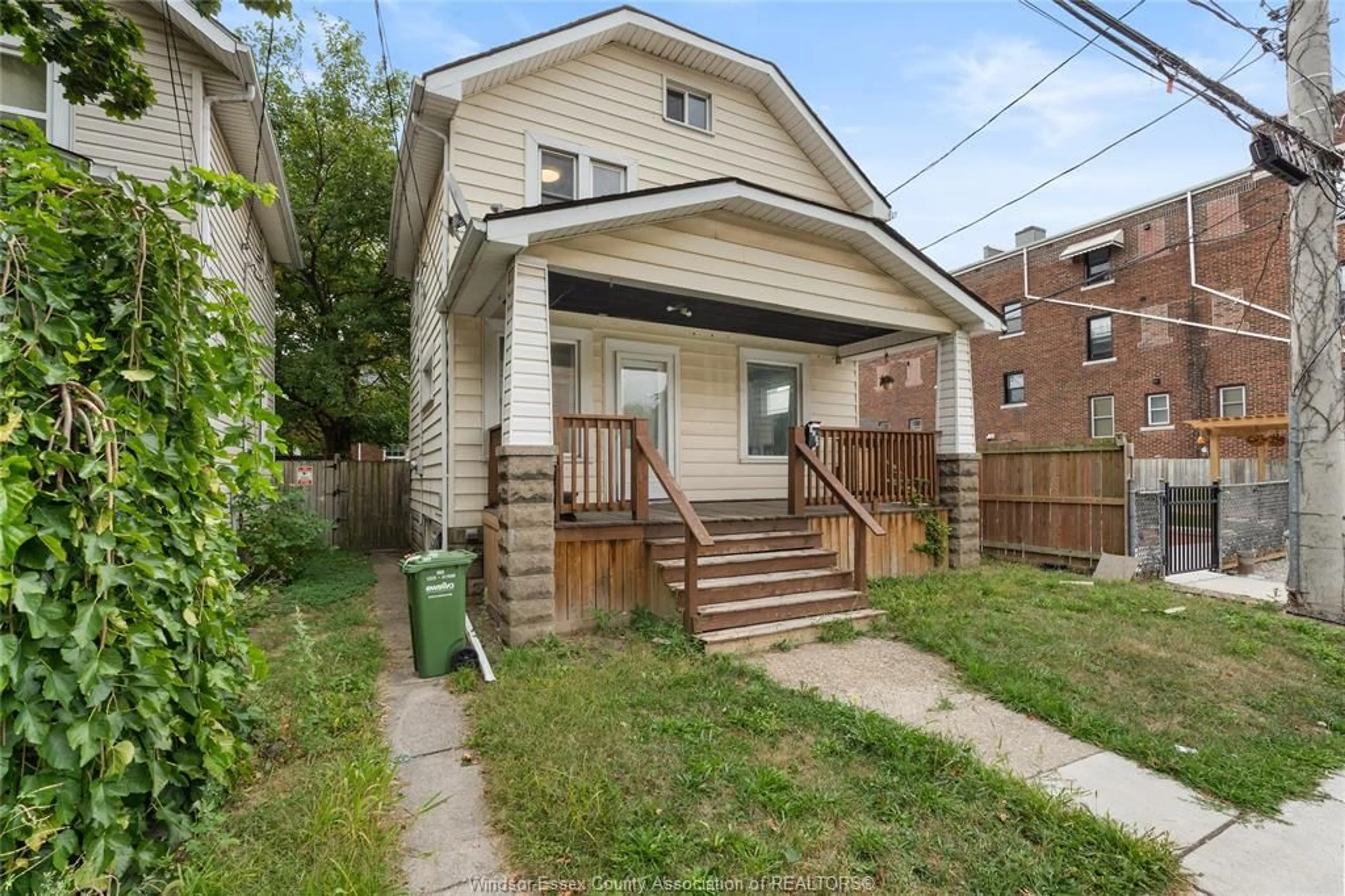 Home with brick exterior material, street for 1382 PELISSIER, Windsor Ontario N8X 1M5