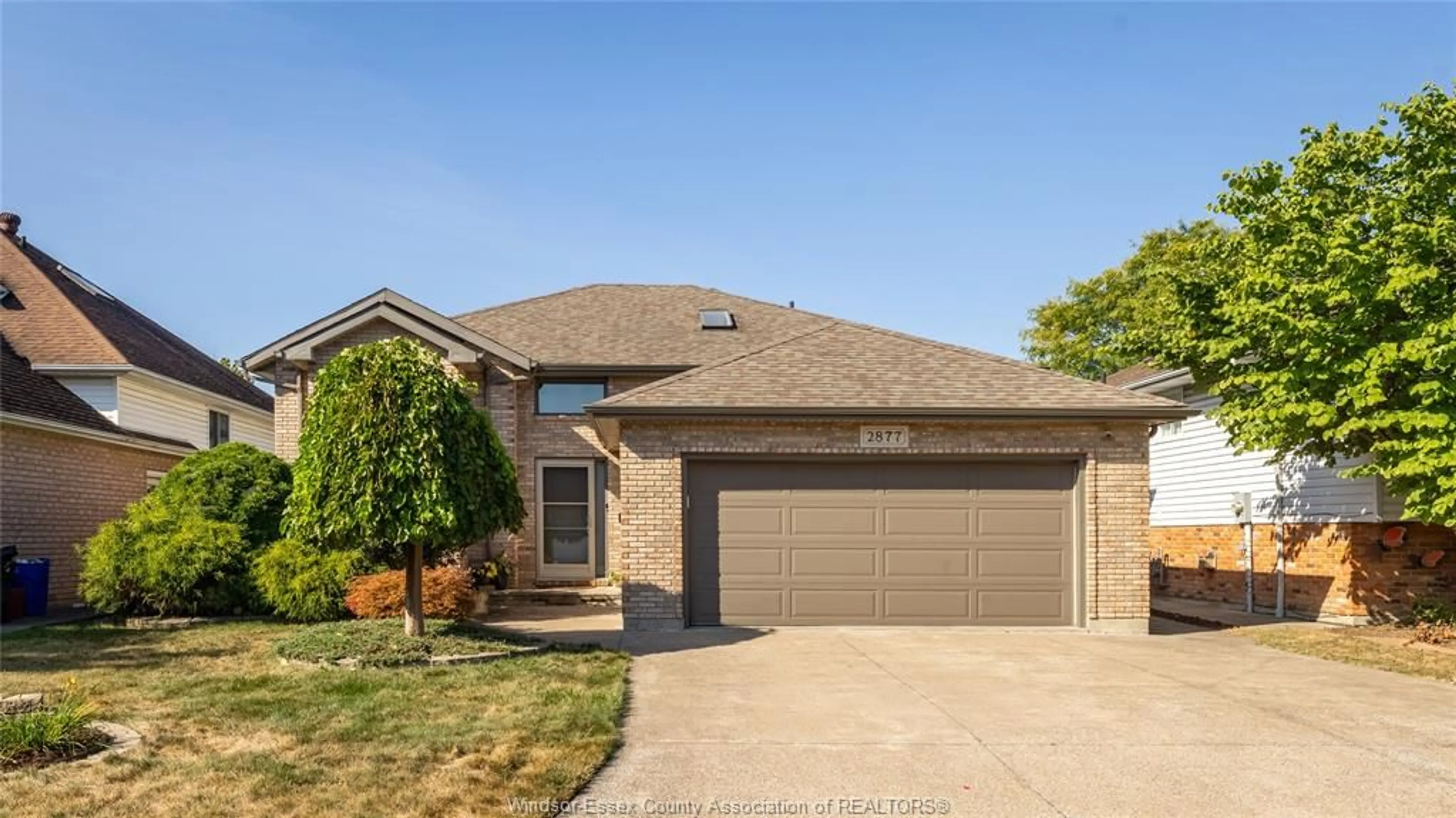 Home with brick exterior material, street for 2877 RUTH Rd, Windsor Ontario N8R 2H7