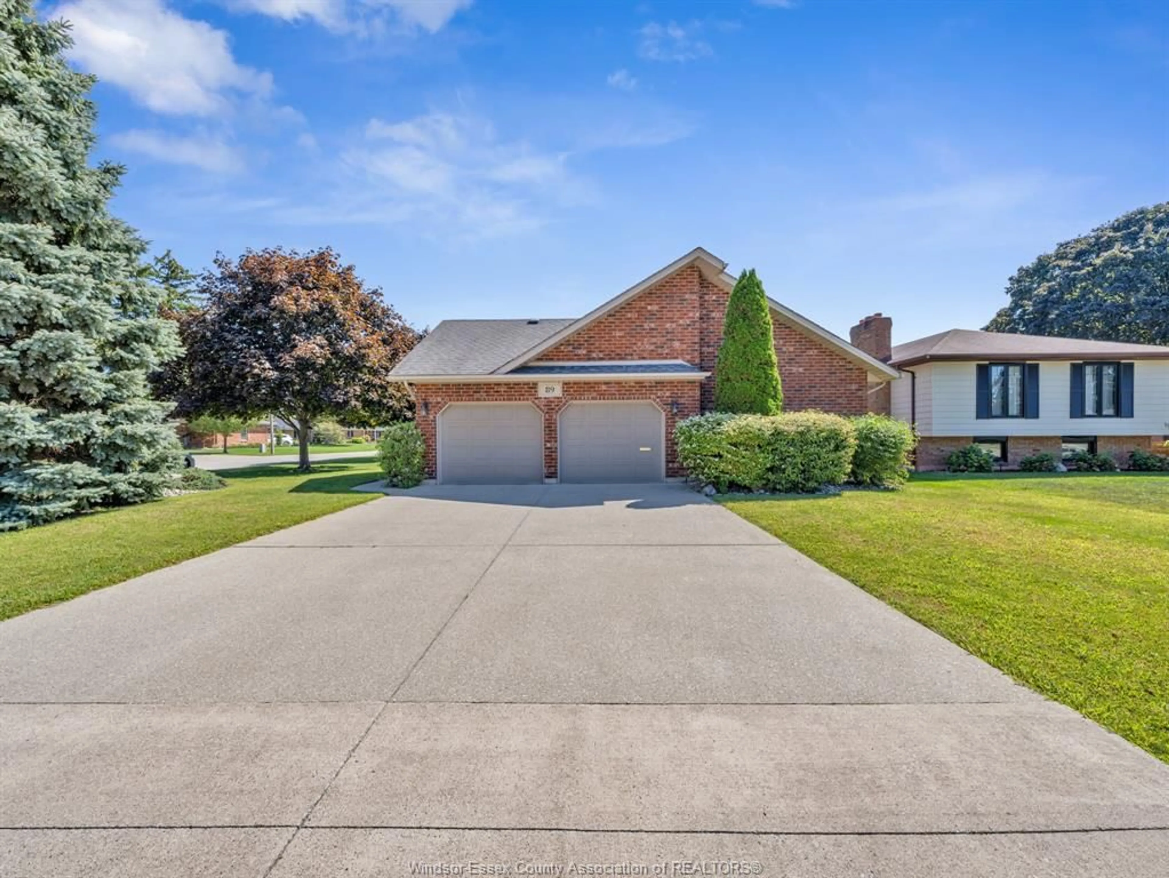 Home with brick exterior material, street for 89 SPRUCE, Kingsville Ontario N9Y 1G4