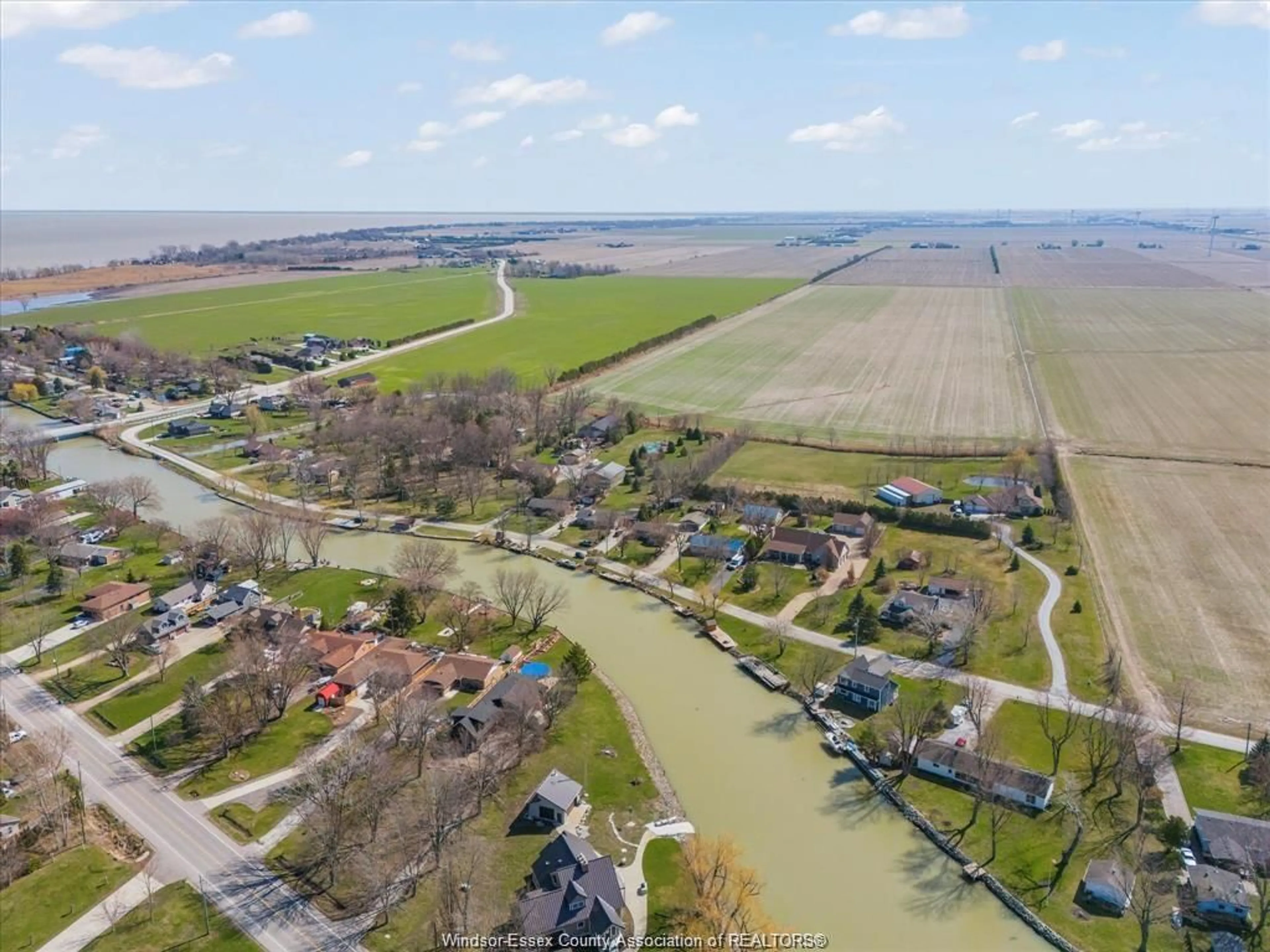 A pic from outside/outdoor area/front of a property/back of a property/a pic from drone, water/lake/river/ocean view for 314 E RUSCOM RIVER Rd, Lakeshore Ontario N0R 1S0