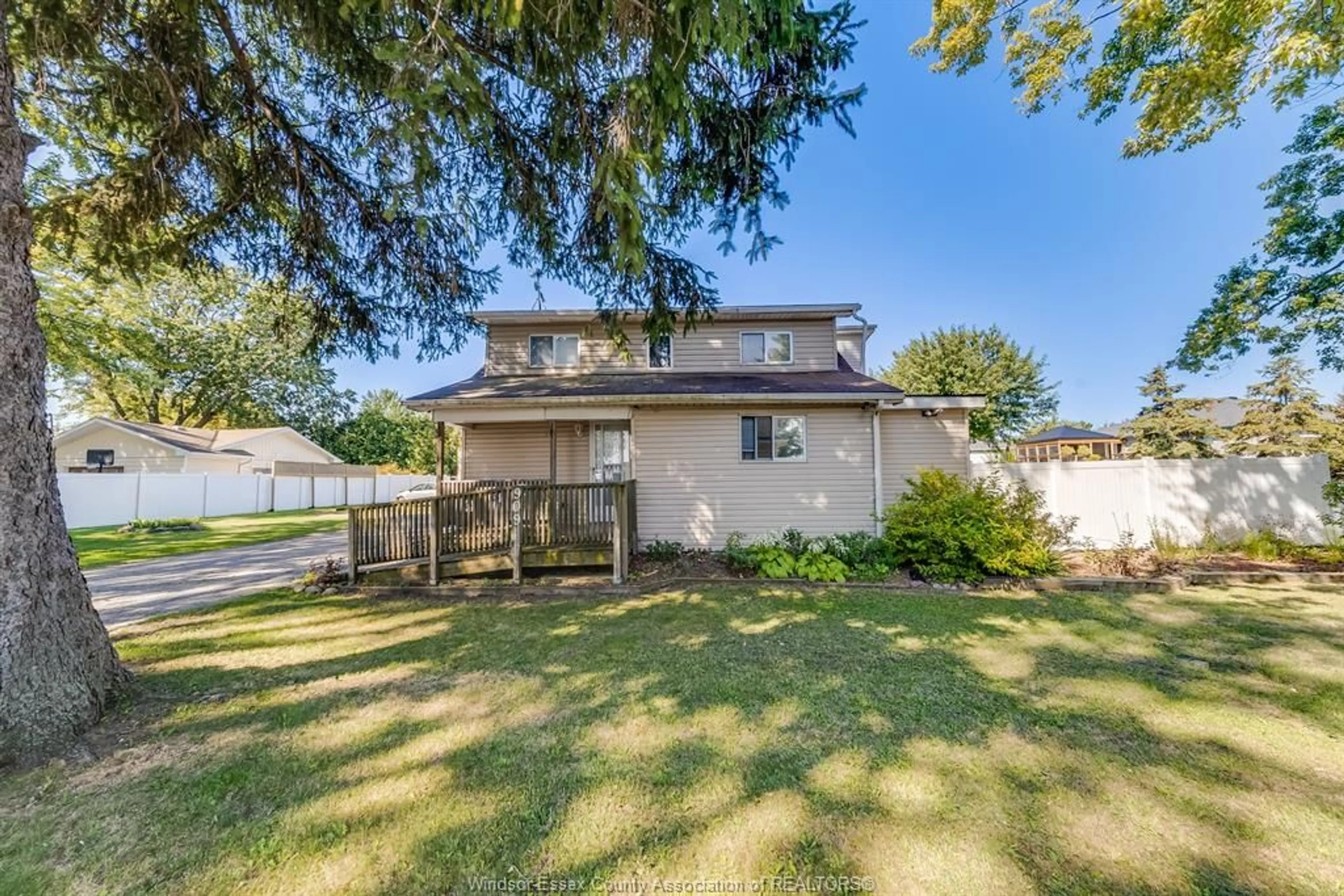 A pic from outside/outdoor area/front of a property/back of a property/a pic from drone, water/lake/river/ocean view for 909 BUSHEY St, Stoney Point Ontario N0R 1N0