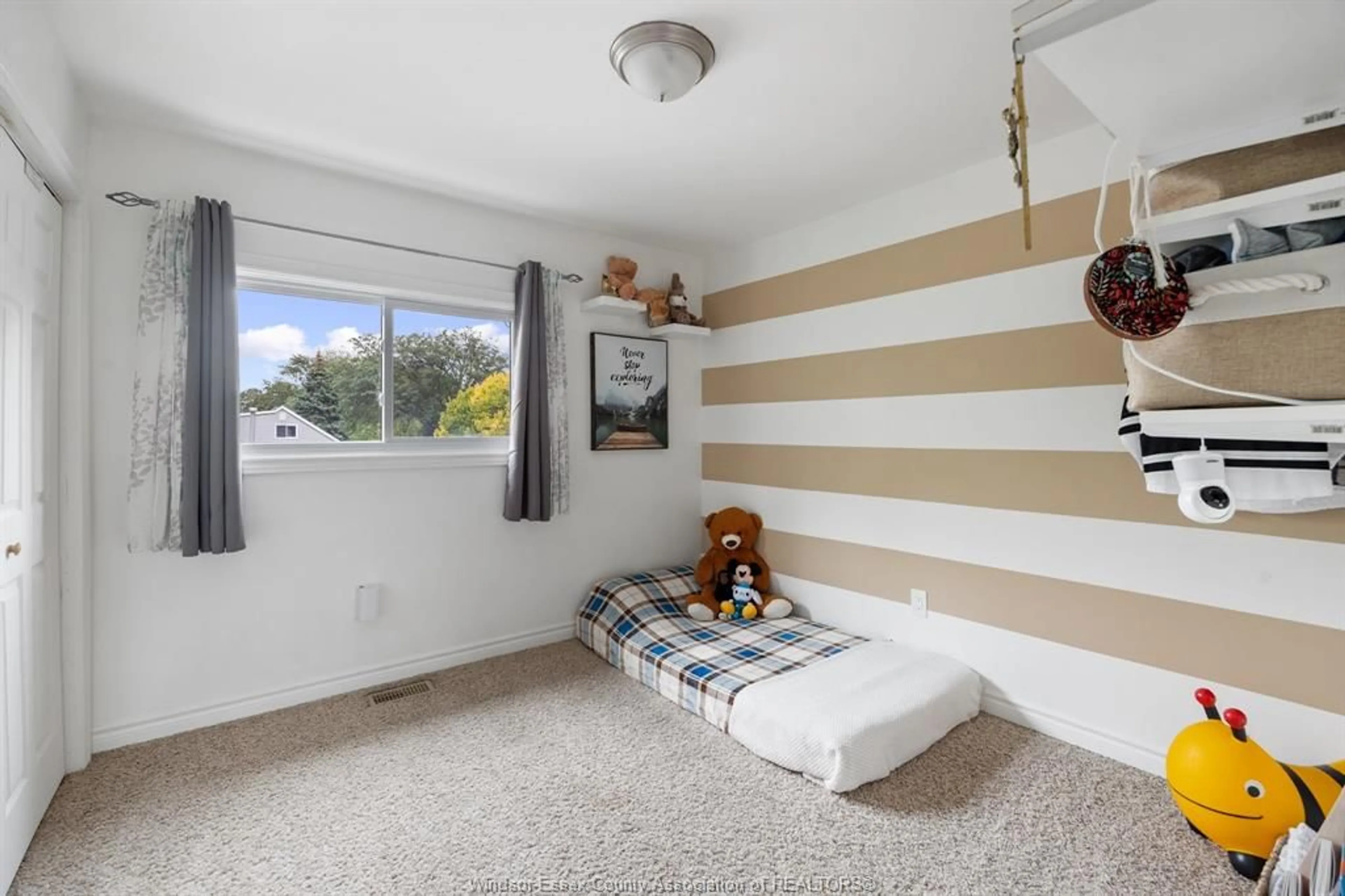 A pic of a room for 1824 WESTCOTT Rd, Windsor Ontario N8W 4K2