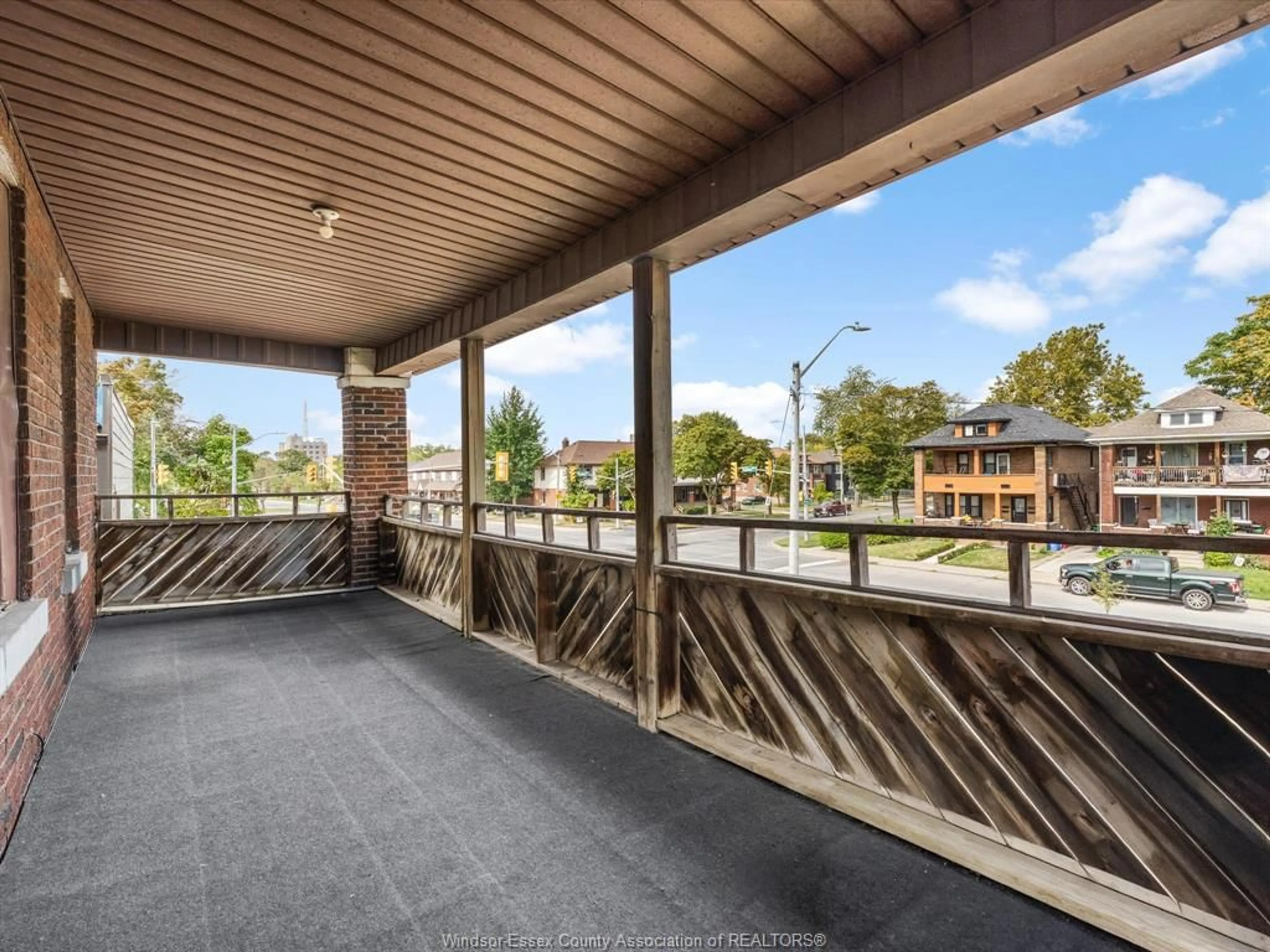 Patio, unknown for 521-523 GILES Blvd, Windsor Ontario N9A 4E1