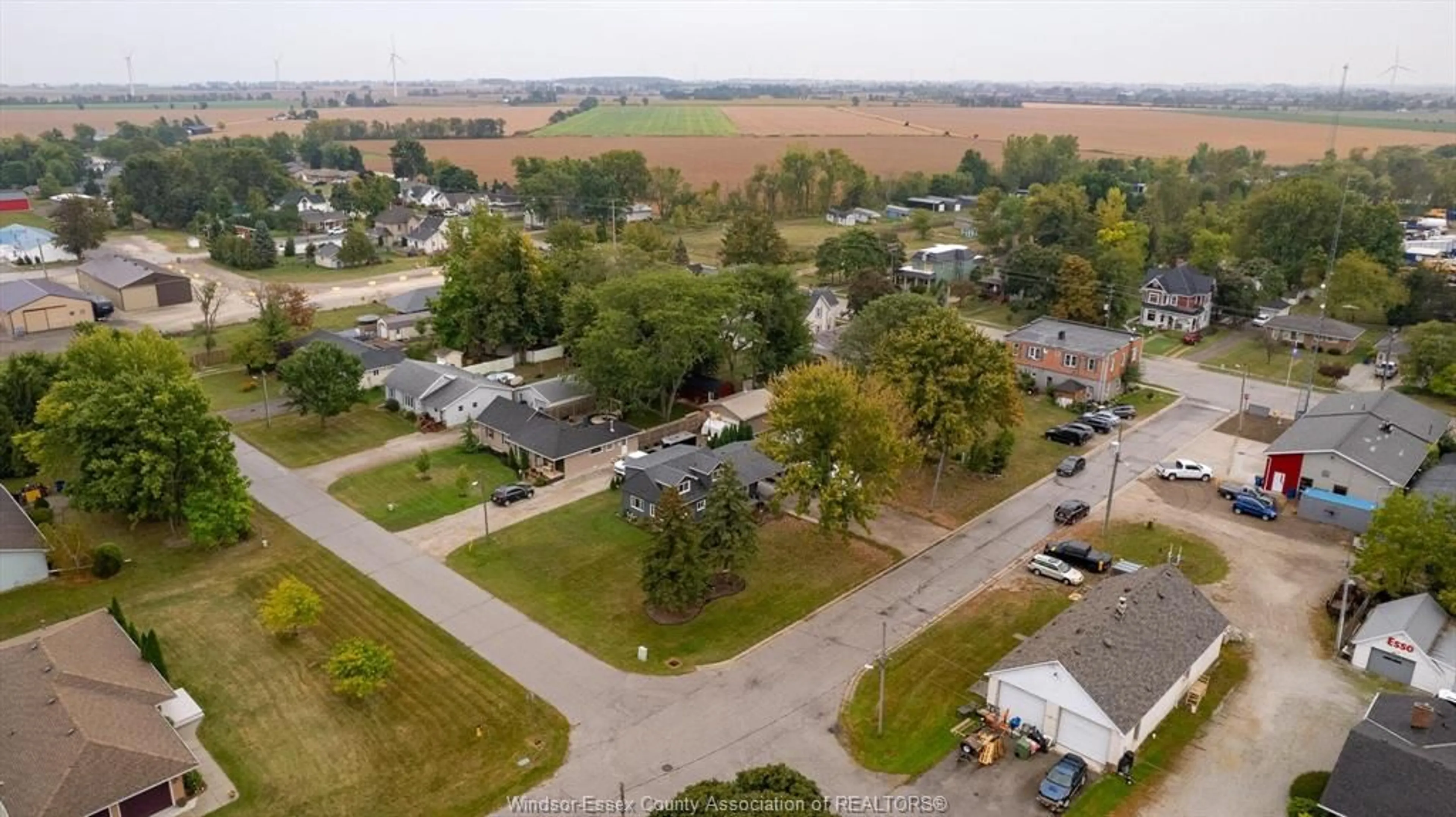 A pic from outside/outdoor area/front of a property/back of a property/a pic from drone, street for 101 SULLIVAN, Merlin Ontario N0P 1W0