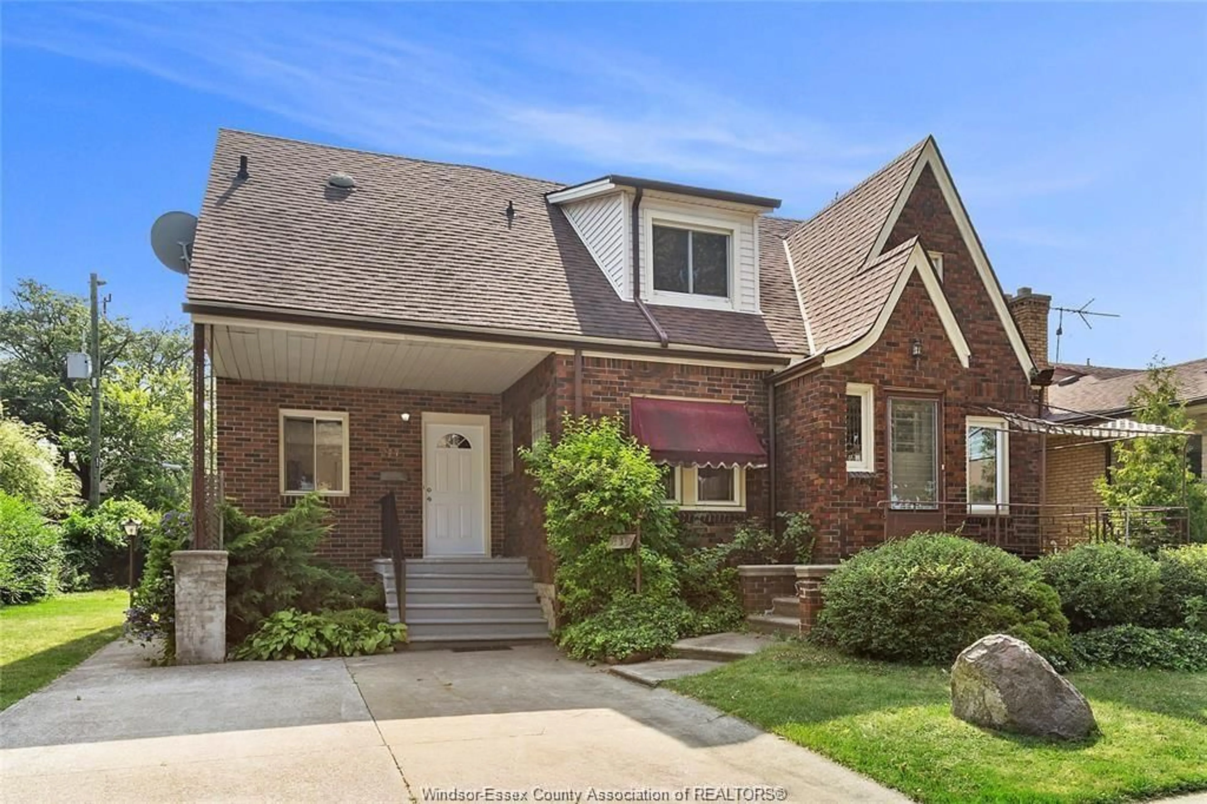 Home with brick exterior material, street for 277 Villaire Ave, Windsor Ontario N8S 2J1