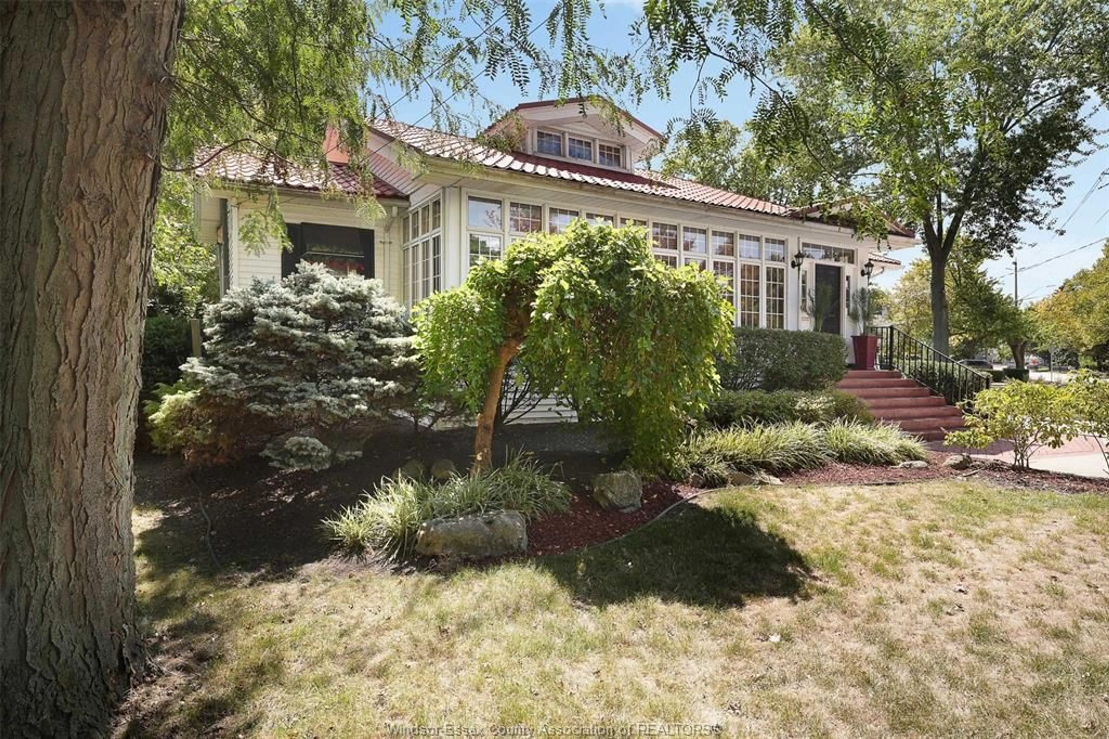 Unknown for 7341 RIVERSIDE Dr, Windsor Ontario N8S 1C7