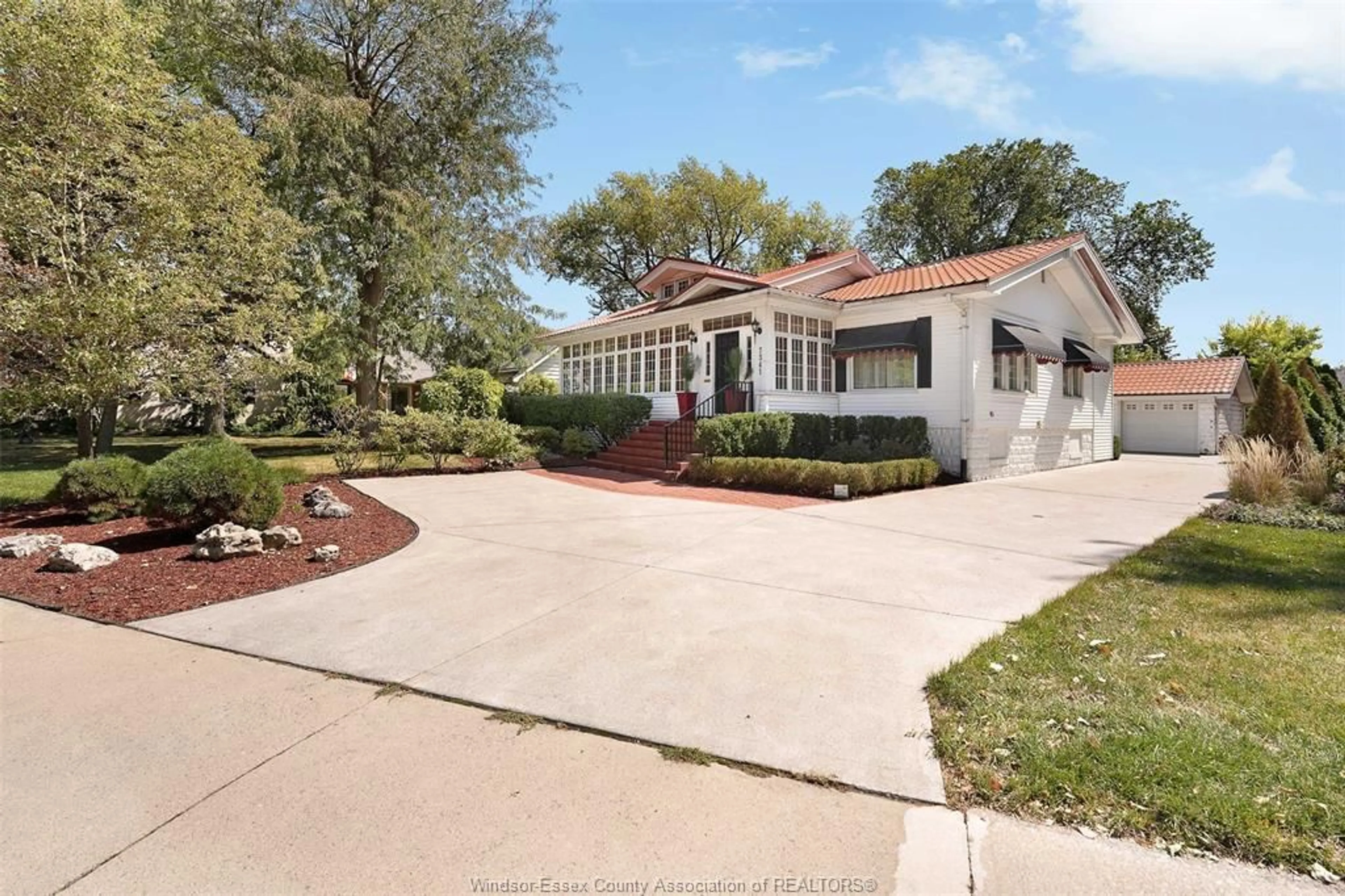Unknown for 7341 RIVERSIDE Dr, Windsor Ontario N8S 1C7