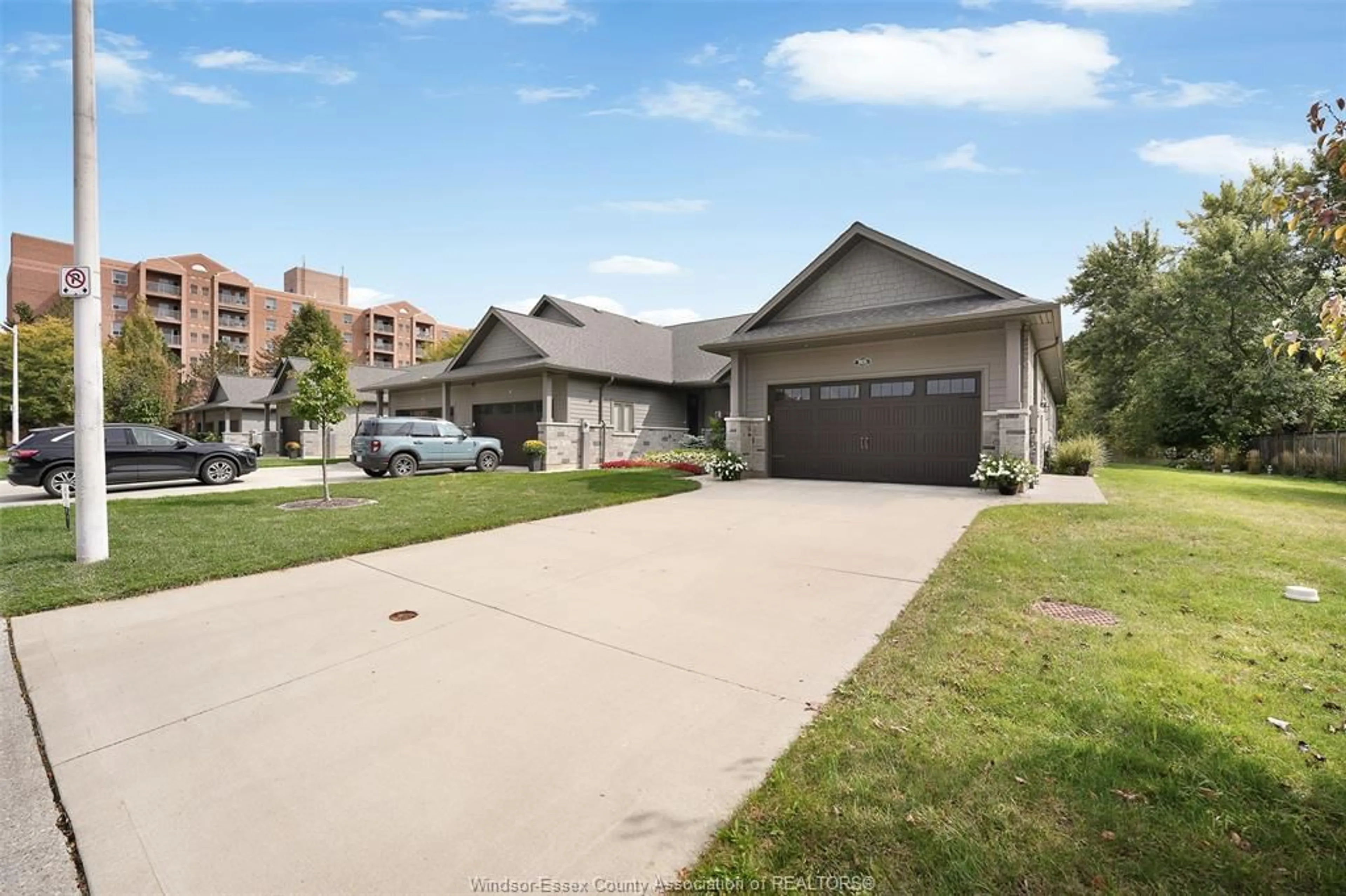 Unknown for 3935 ORA St, Windsor Ontario N9G 0B3