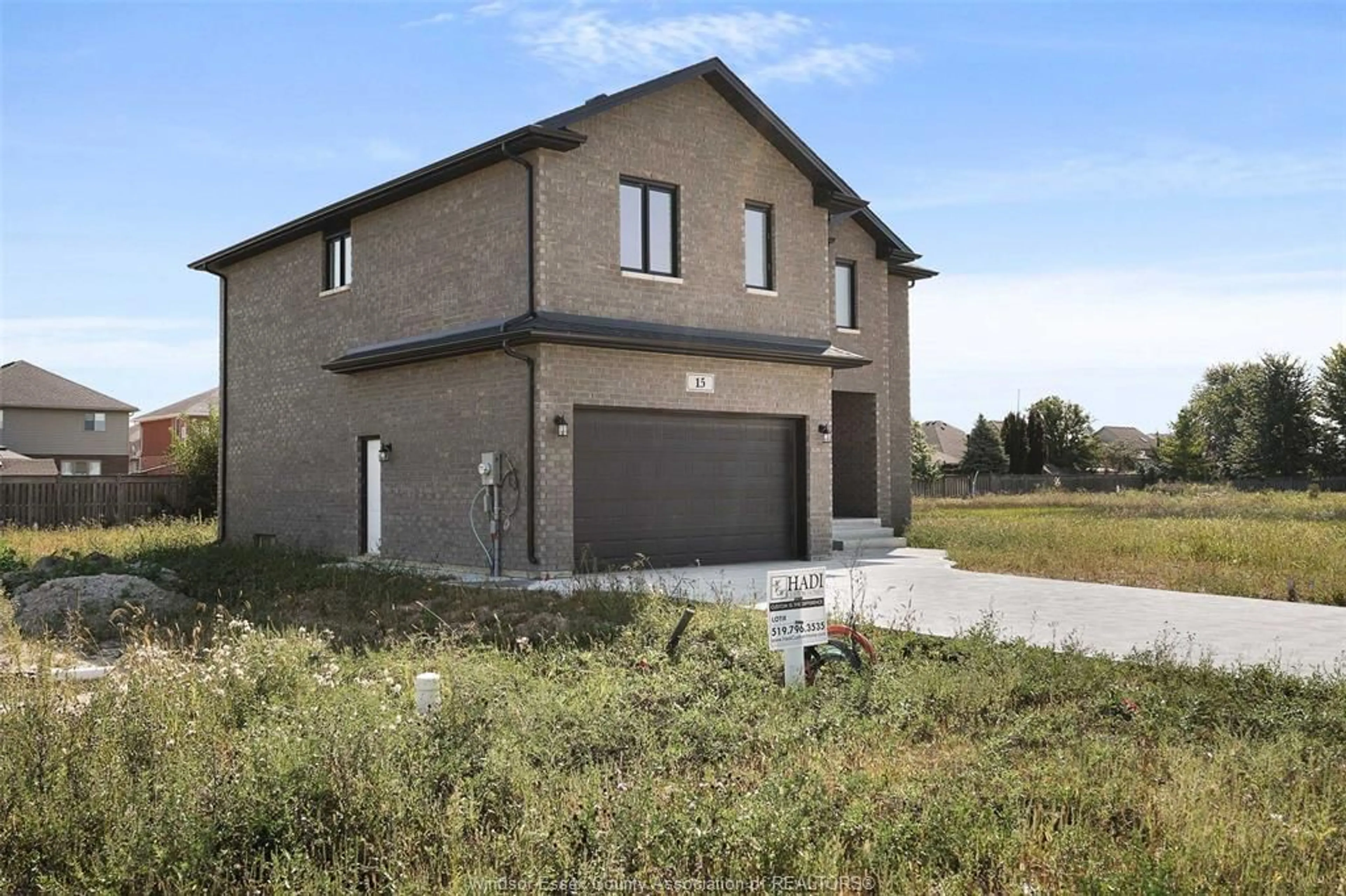 Home with brick exterior material, building for 15 CHERRY BLOSSOM Trail, Chatham Ontario N7L 0H1