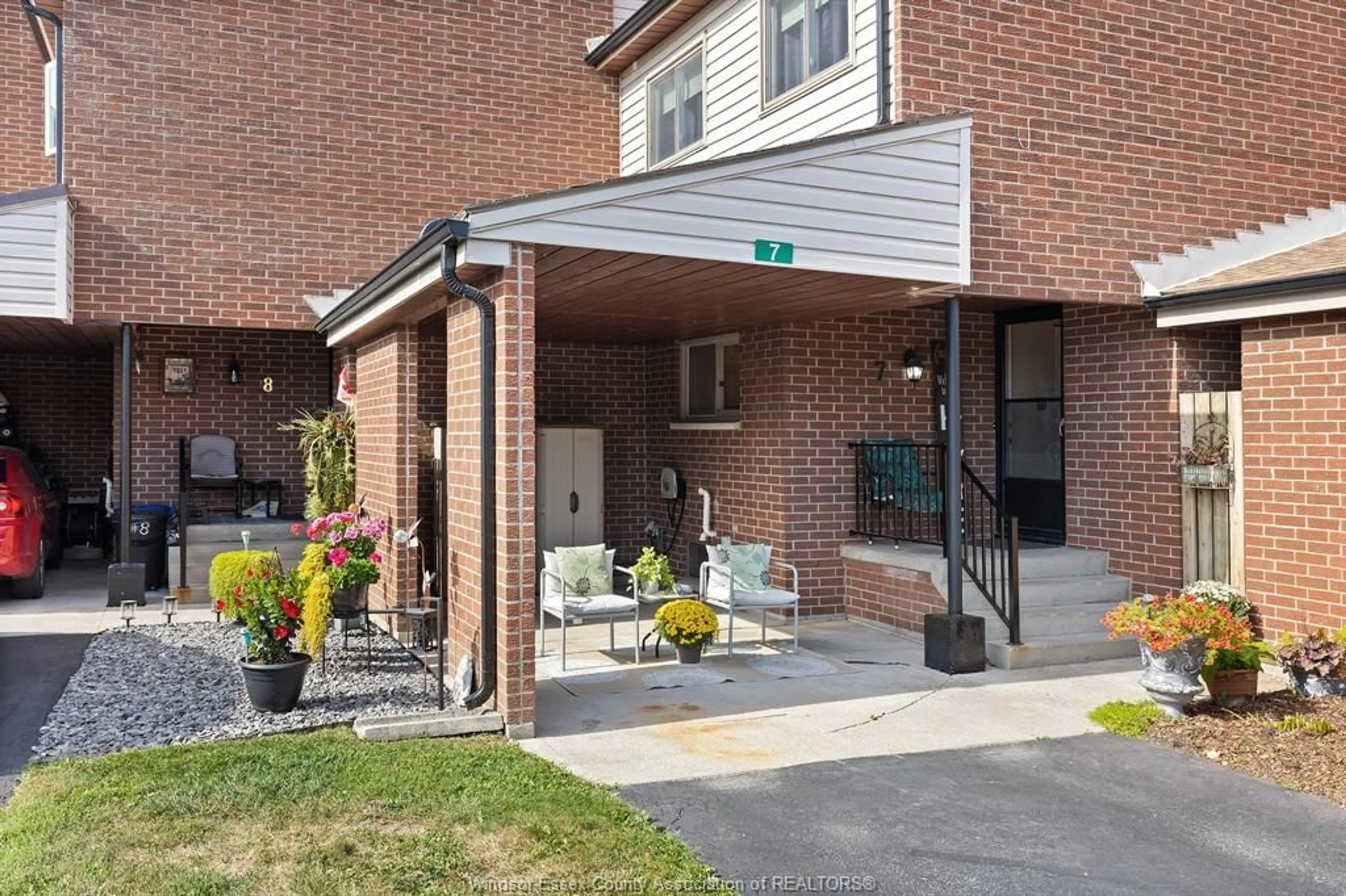 Patio, street for 201 CONCESSION 3 #7, Harrow Ontario N0R 1G0