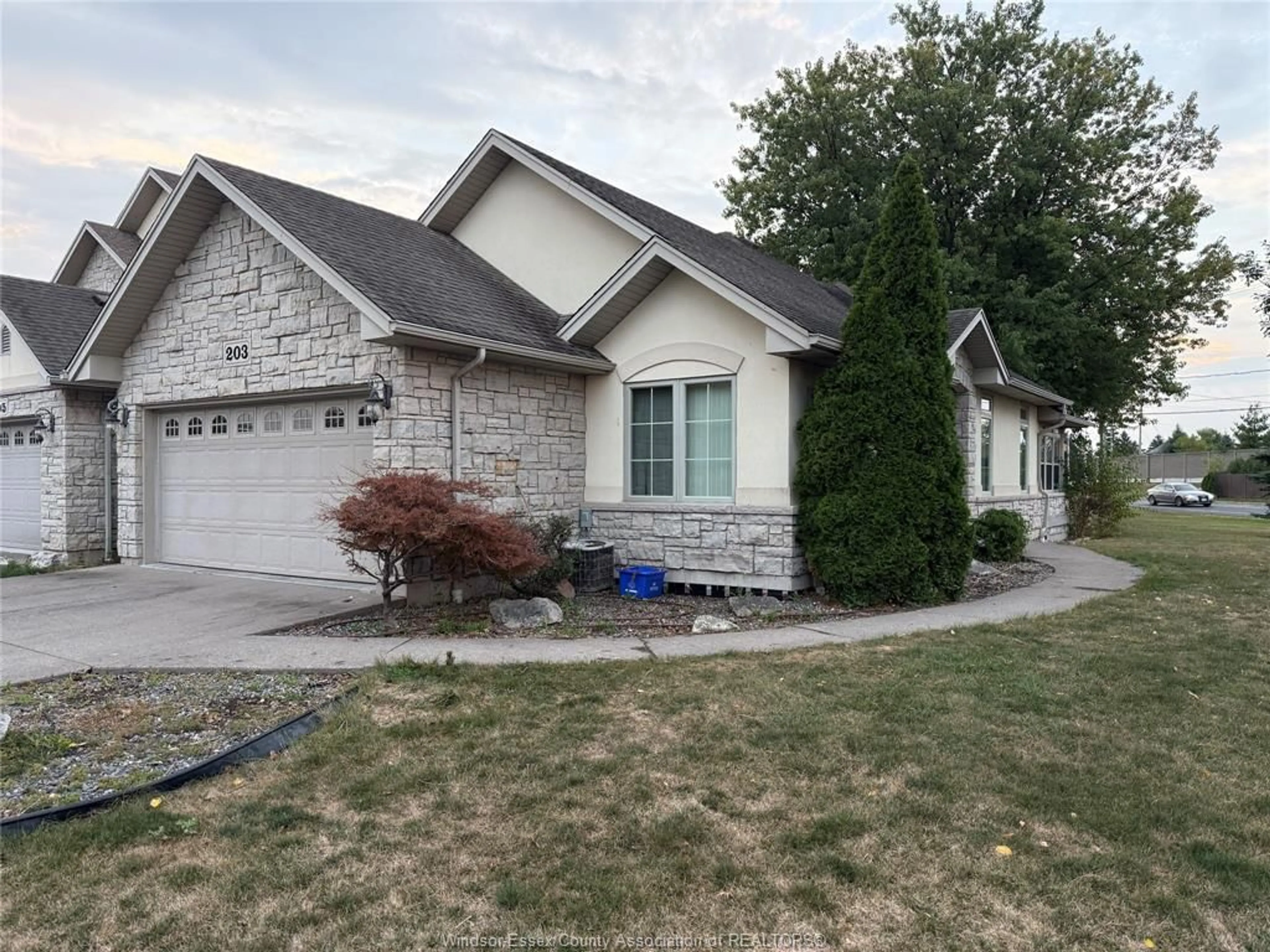Unknown for 203 WHISPER CREEK Cir, Lakeshore Ontario N9J 1G3