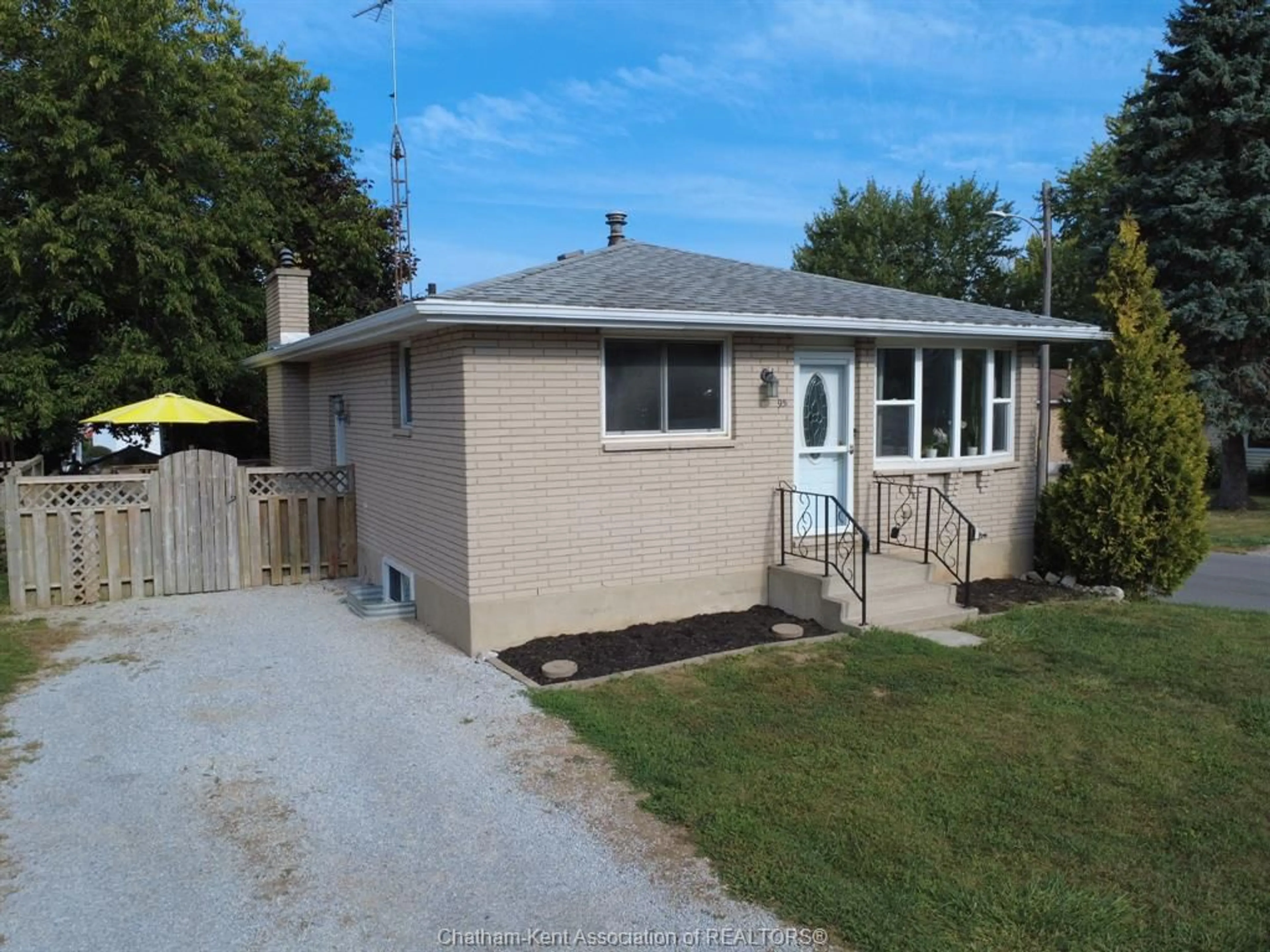 Home with vinyl exterior material, street for 95 HANNIBAL St, Blenheim Ontario N0P 1A0
