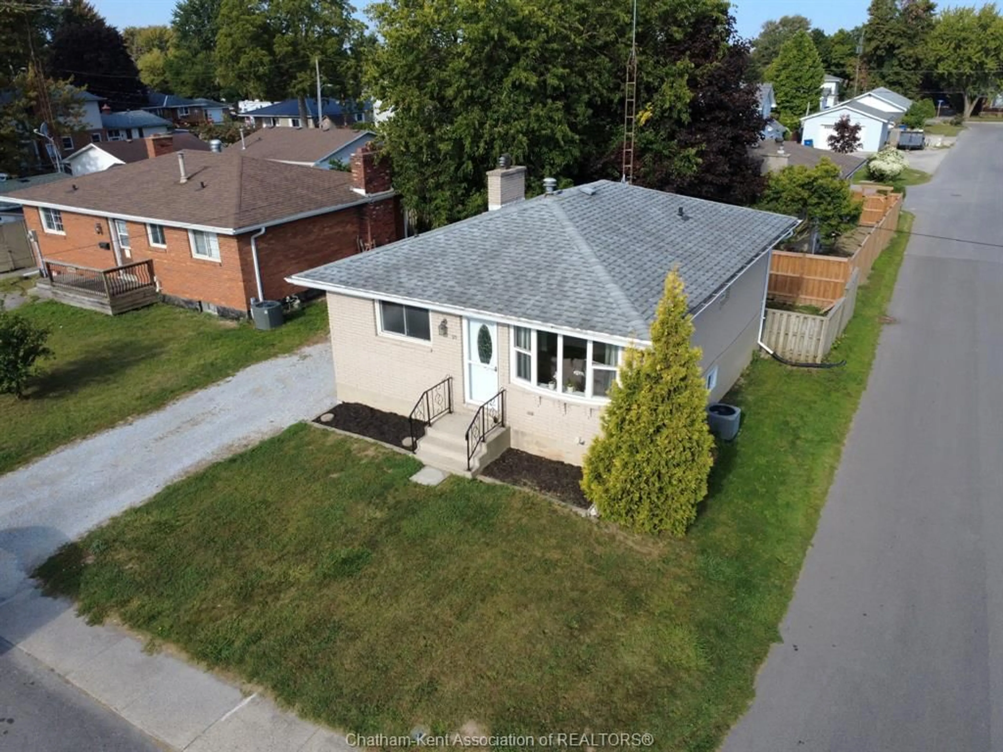 A pic from outside/outdoor area/front of a property/back of a property/a pic from drone, street for 95 HANNIBAL St, Blenheim Ontario N0P 1A0