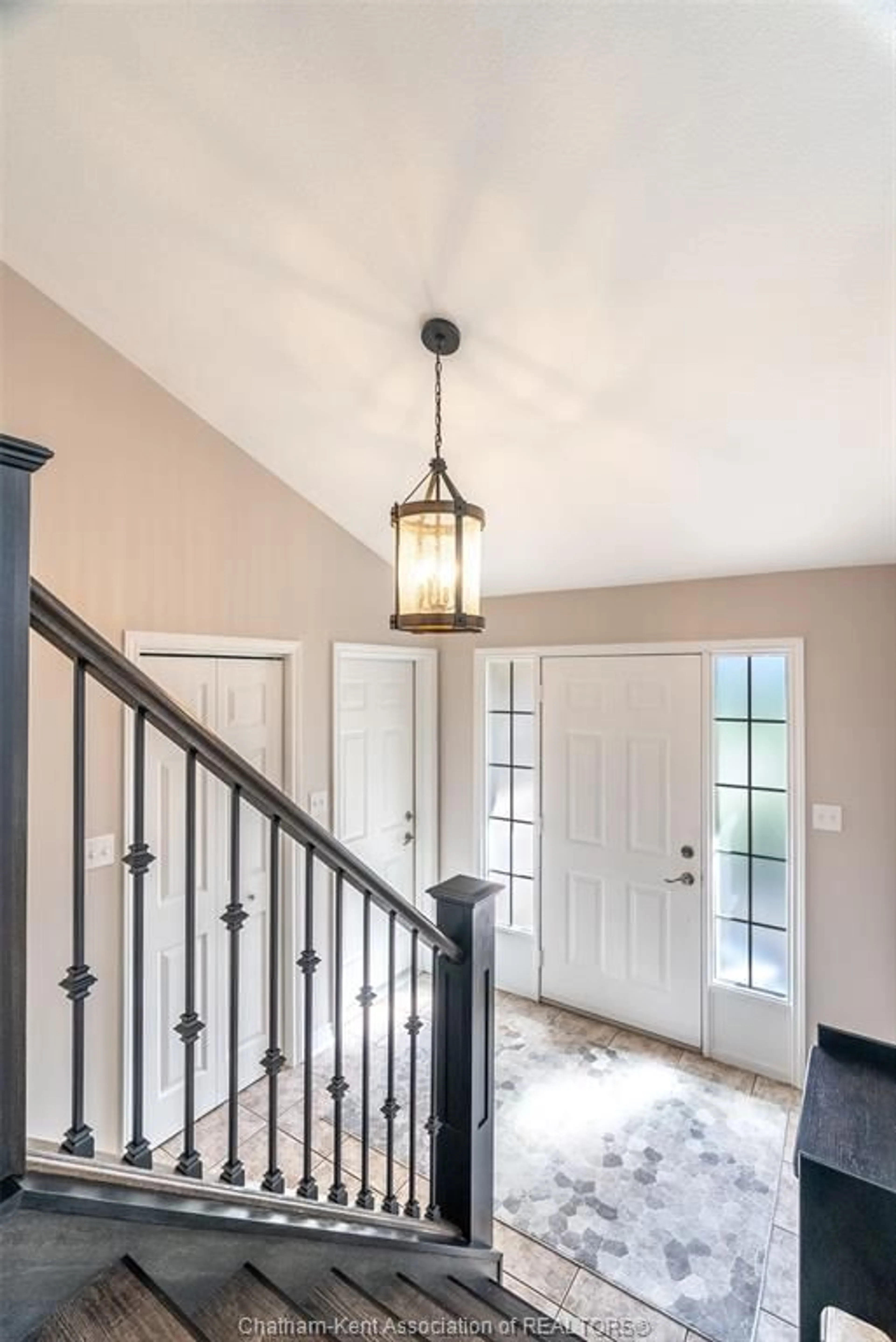Indoor entryway for 22 MYRTLE St, Ridgetown Ontario N0P 2C0