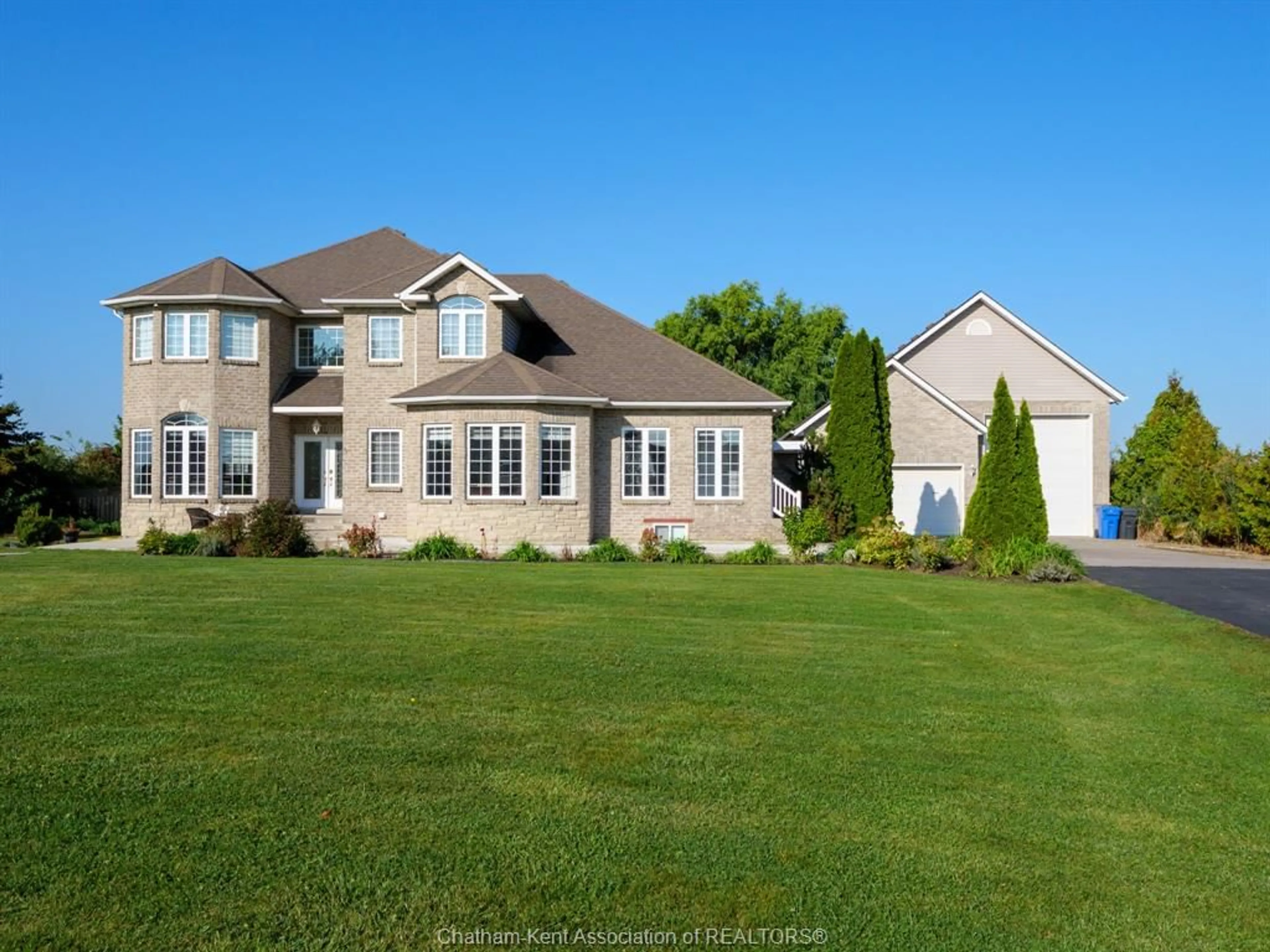 Home with vinyl exterior material, water/lake/river/ocean view for 1951 County Rd 27 ..., Woodslee Ontario N06 1V0