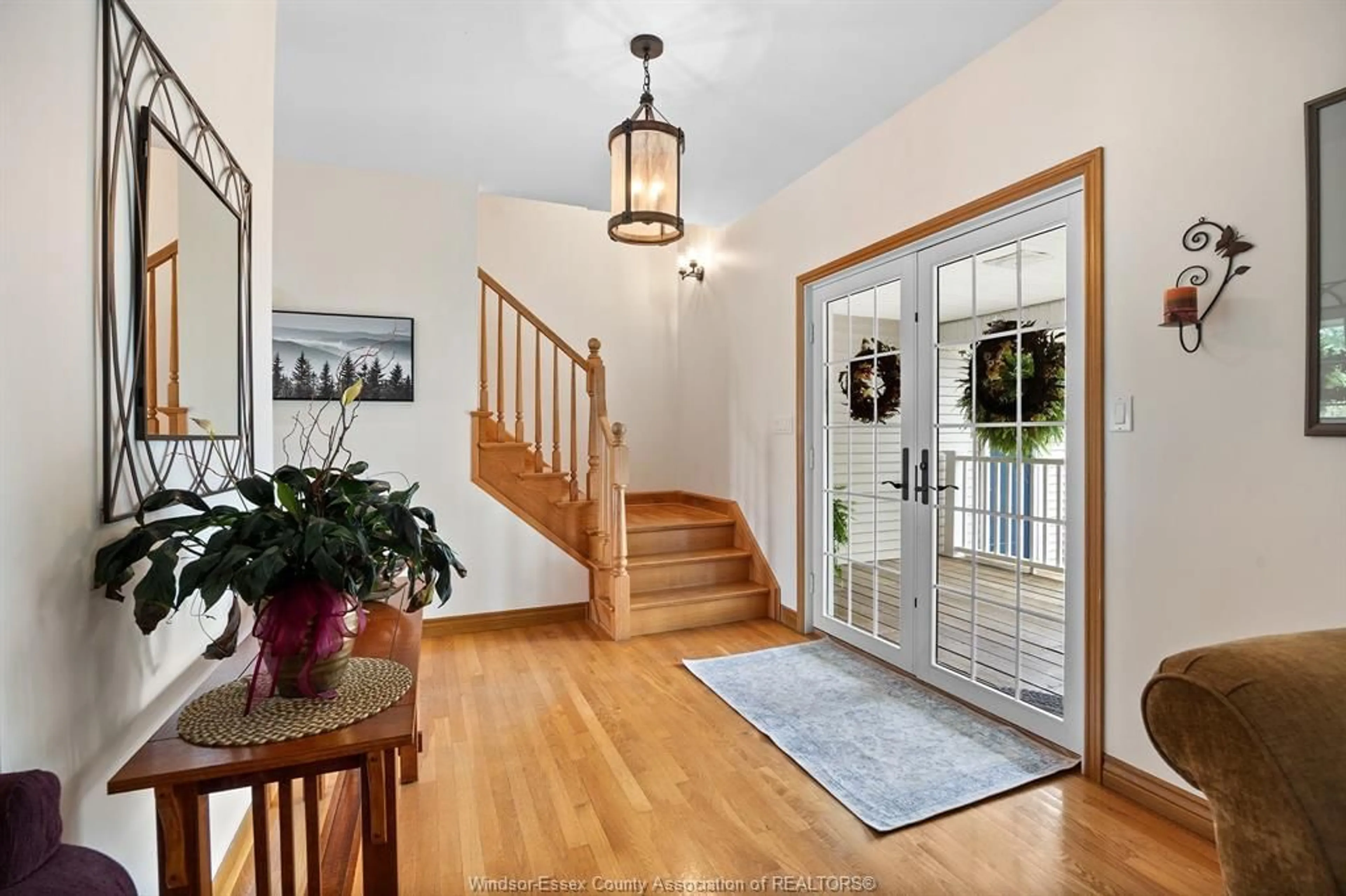 Indoor entryway for 1864 LAKESHORE RD 123, Lakeshore Ontario N0R 1V0