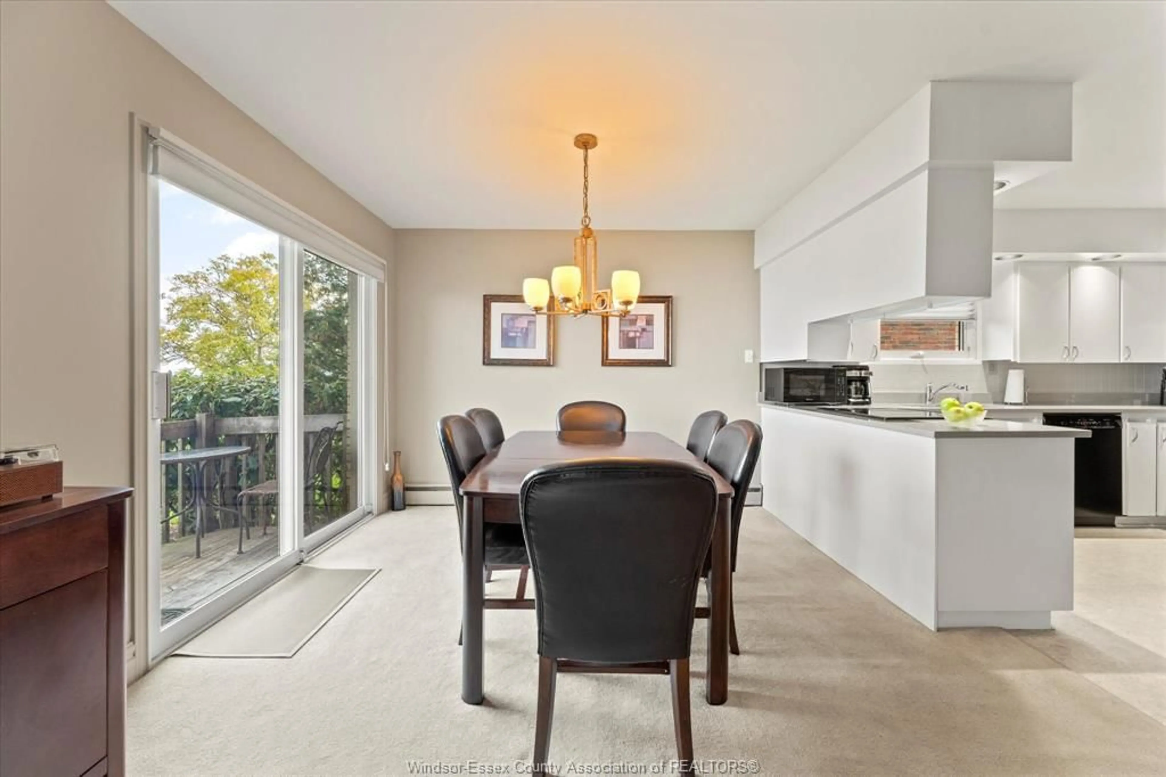 Open concept kitchen, ceramic/tile floor for 696 Old Tecumseh Rd, Lakeshore Ontario N0R 1A0