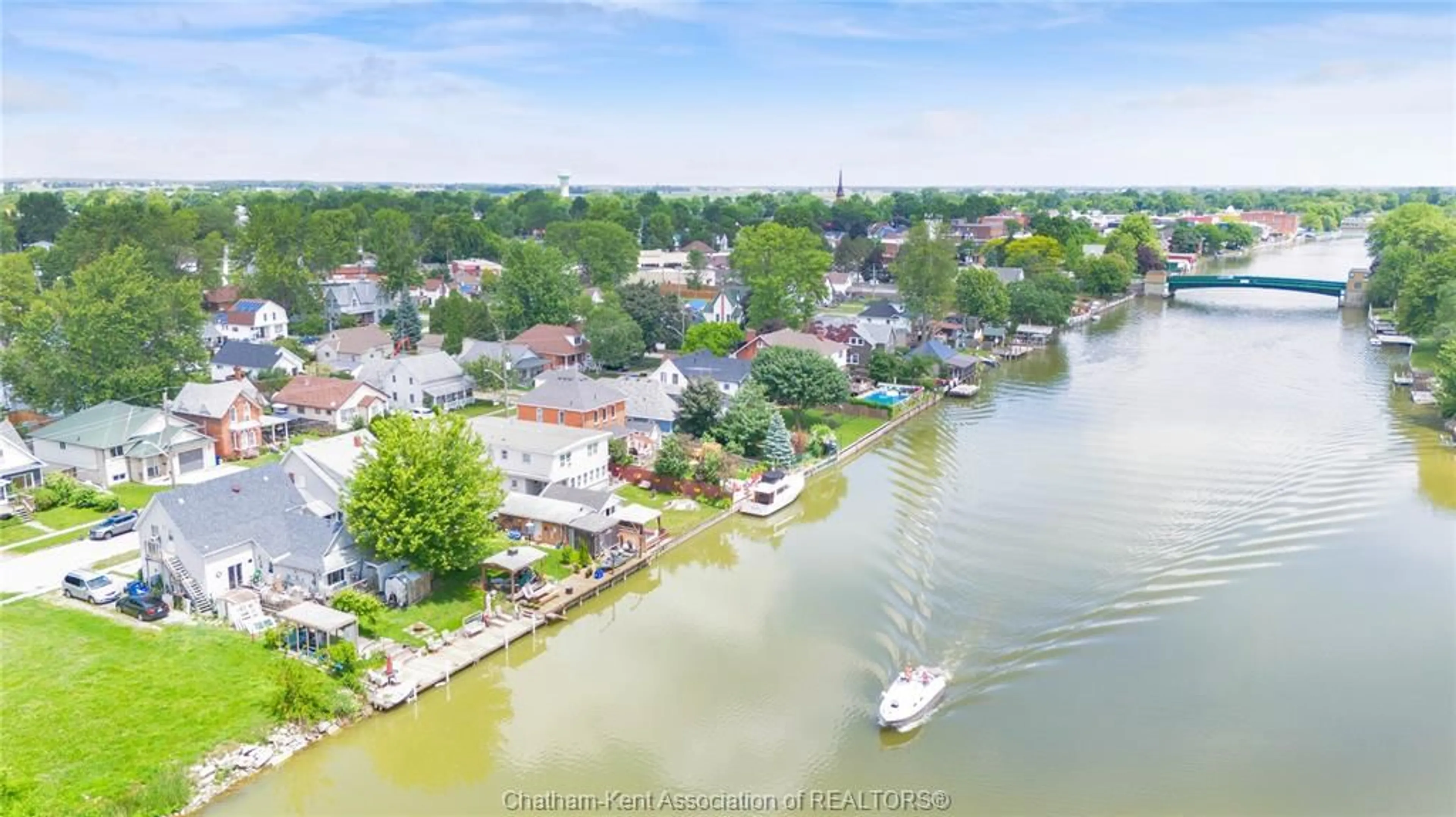 A pic from outside/outdoor area/front of a property/back of a property/a pic from drone, water/lake/river/ocean view for 1039 James St, Wallaceburg Ontario N8A 2P9
