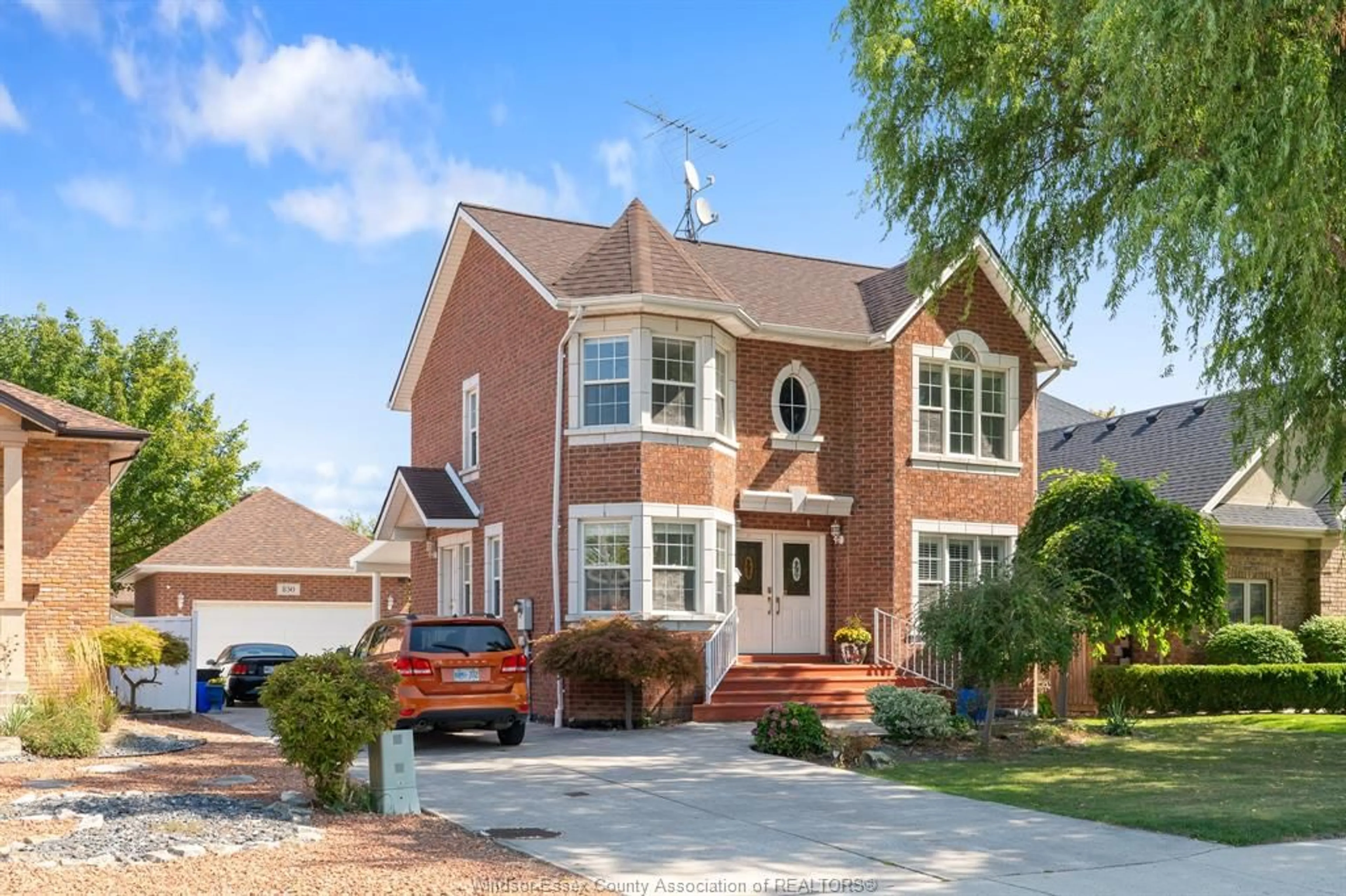Home with brick exterior material, street for 850 SMEETON, Windsor Ontario N8S 3X5
