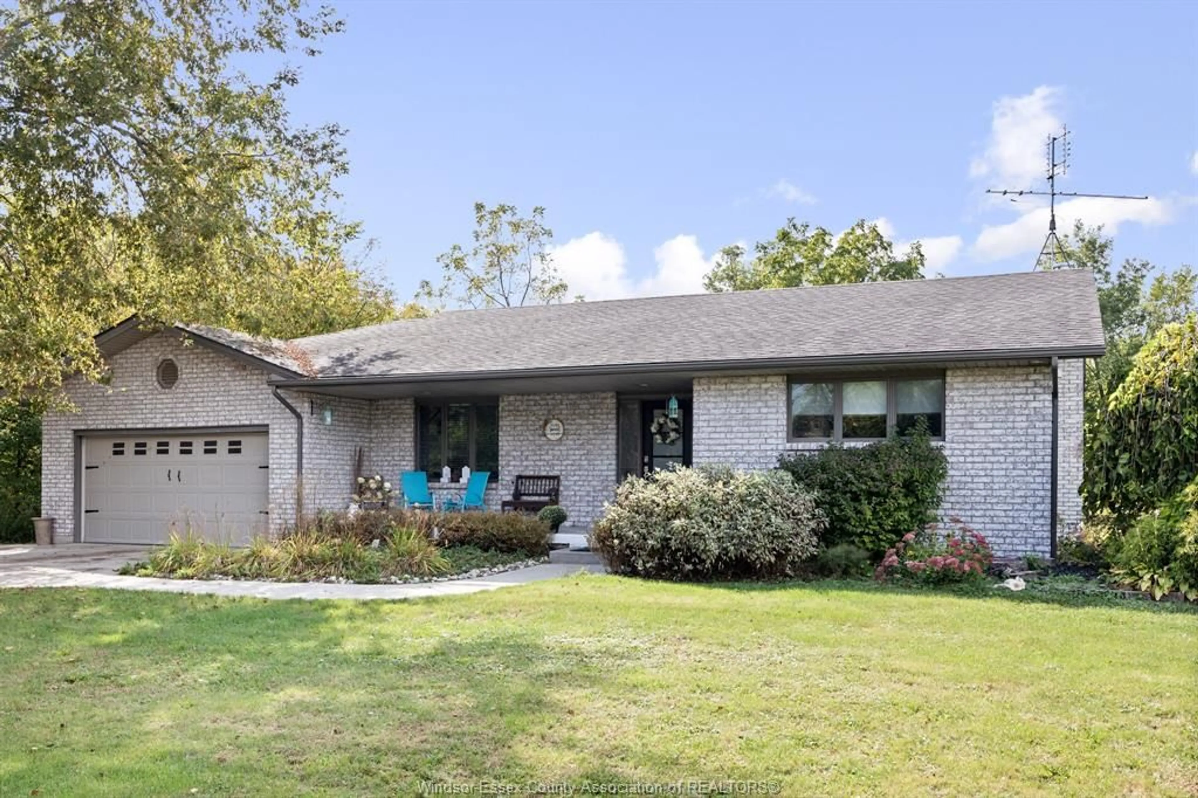 Home with vinyl exterior material, street for 2891 COUNTY RD 27, Lakeshore Ontario N0R 1V0