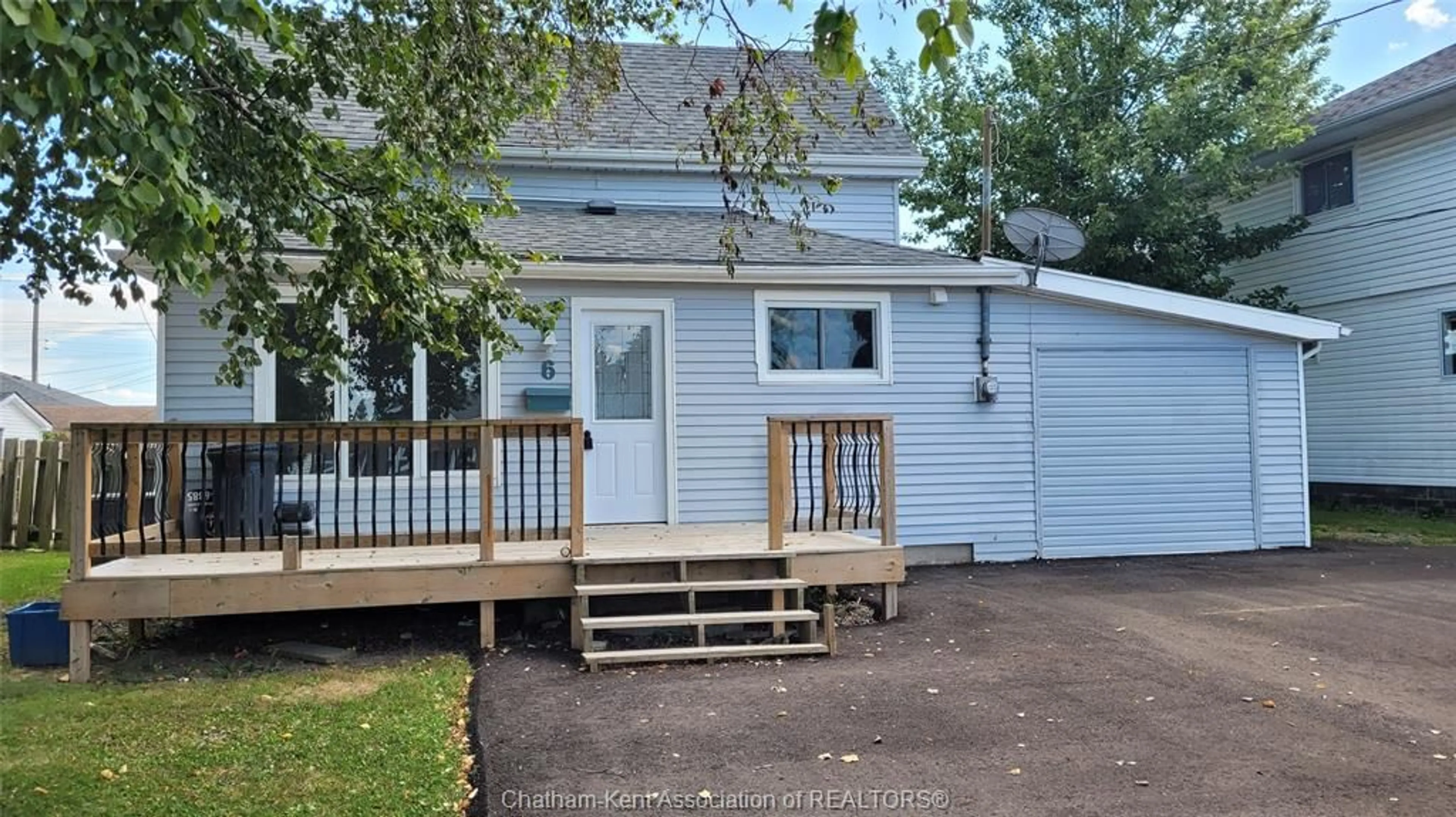Home with vinyl exterior material, street for 13 Canary Cres, Wallaceburg Ontario N8A 1A5