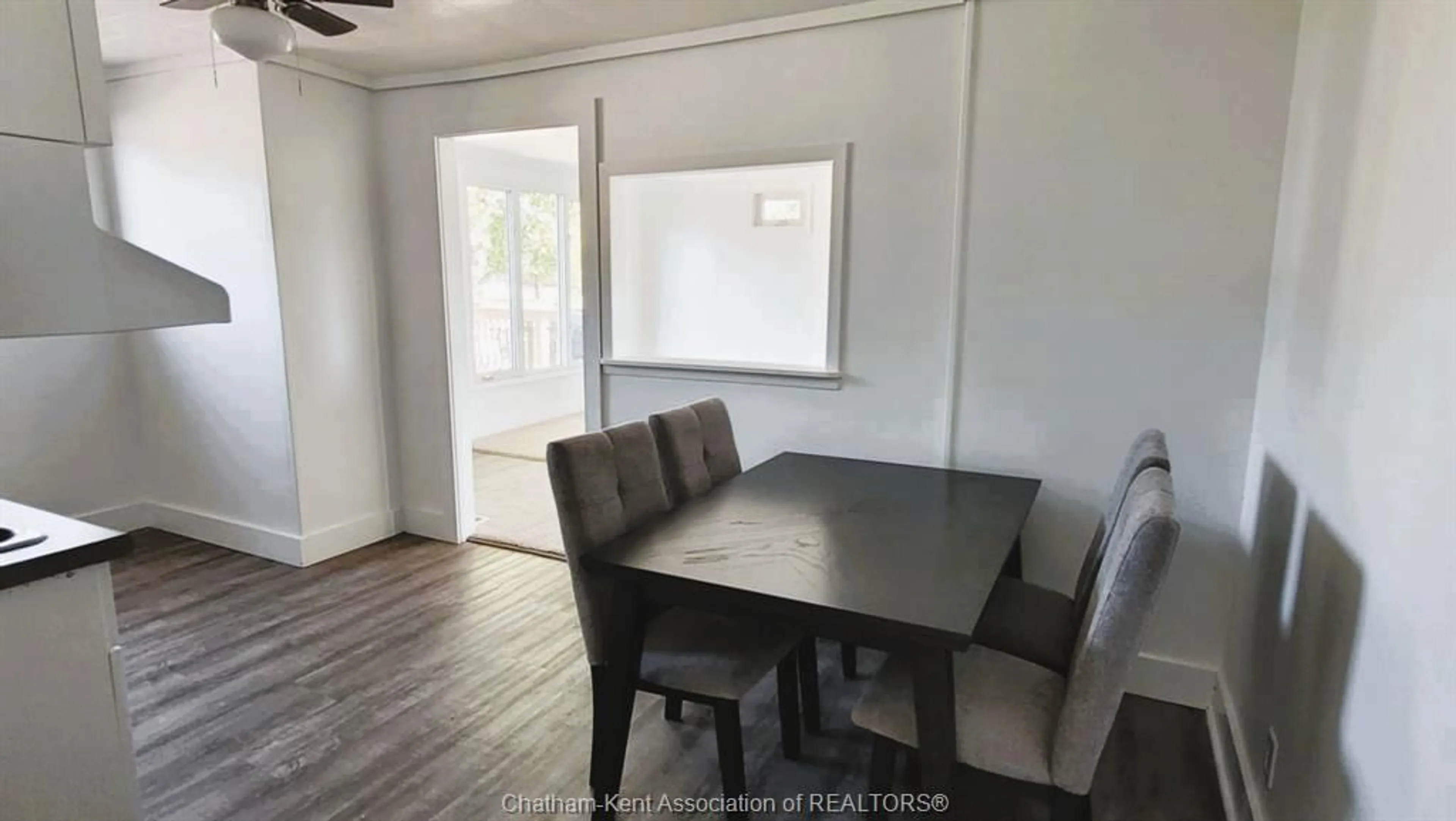Dining room, wood/laminate floor for 13 Canary Cres, Wallaceburg Ontario N8A 1A5