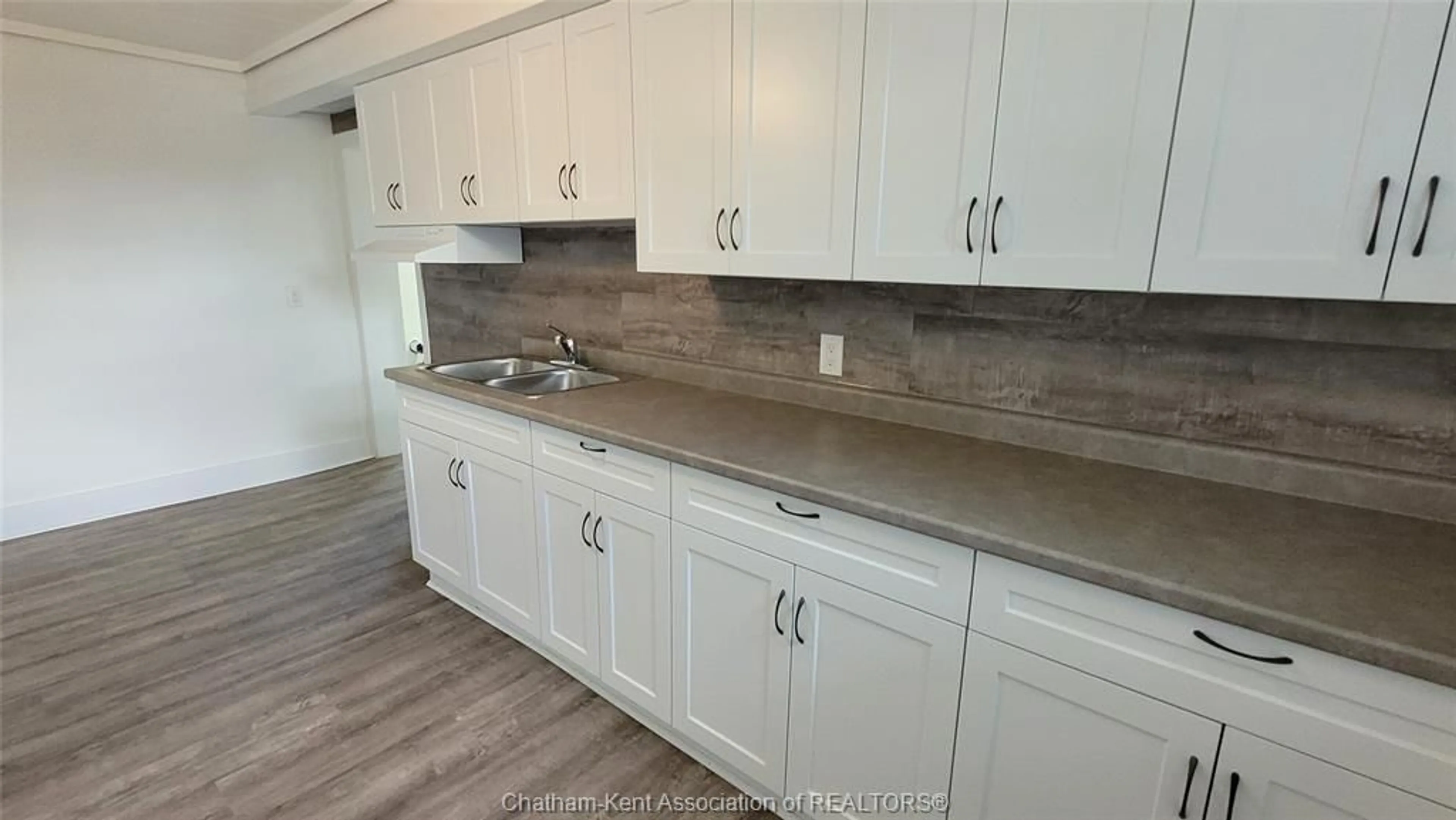 Standard kitchen, ceramic/tile floor for 13 Canary Cres, Wallaceburg Ontario N8A 1A5