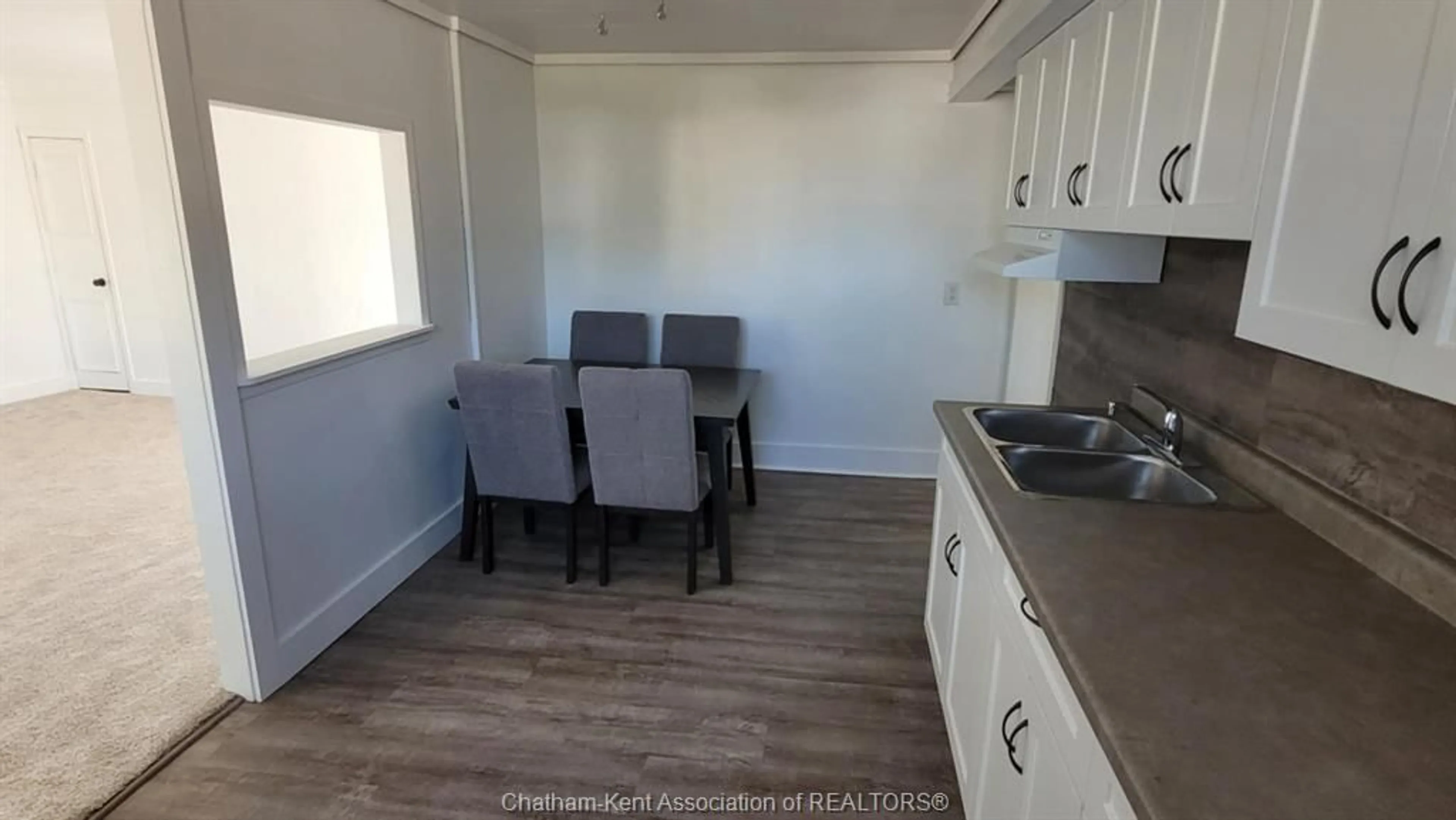 Standard kitchen, wood/laminate floor for 13 Canary Cres, Wallaceburg Ontario N8A 1A5