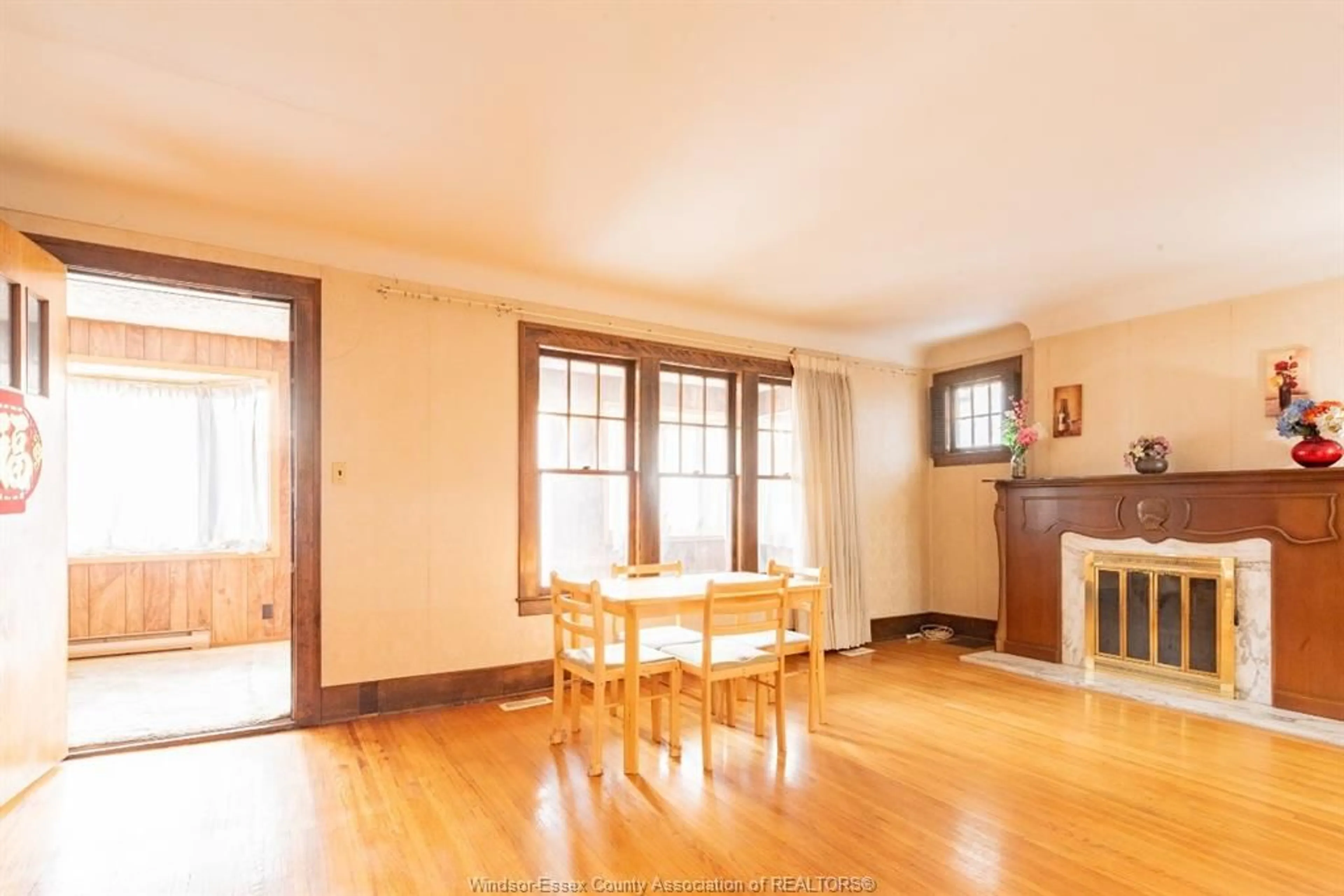 Dining room, wood/laminate floor for 480 PARTINGTON, Windsor Ontario N9B 2N5