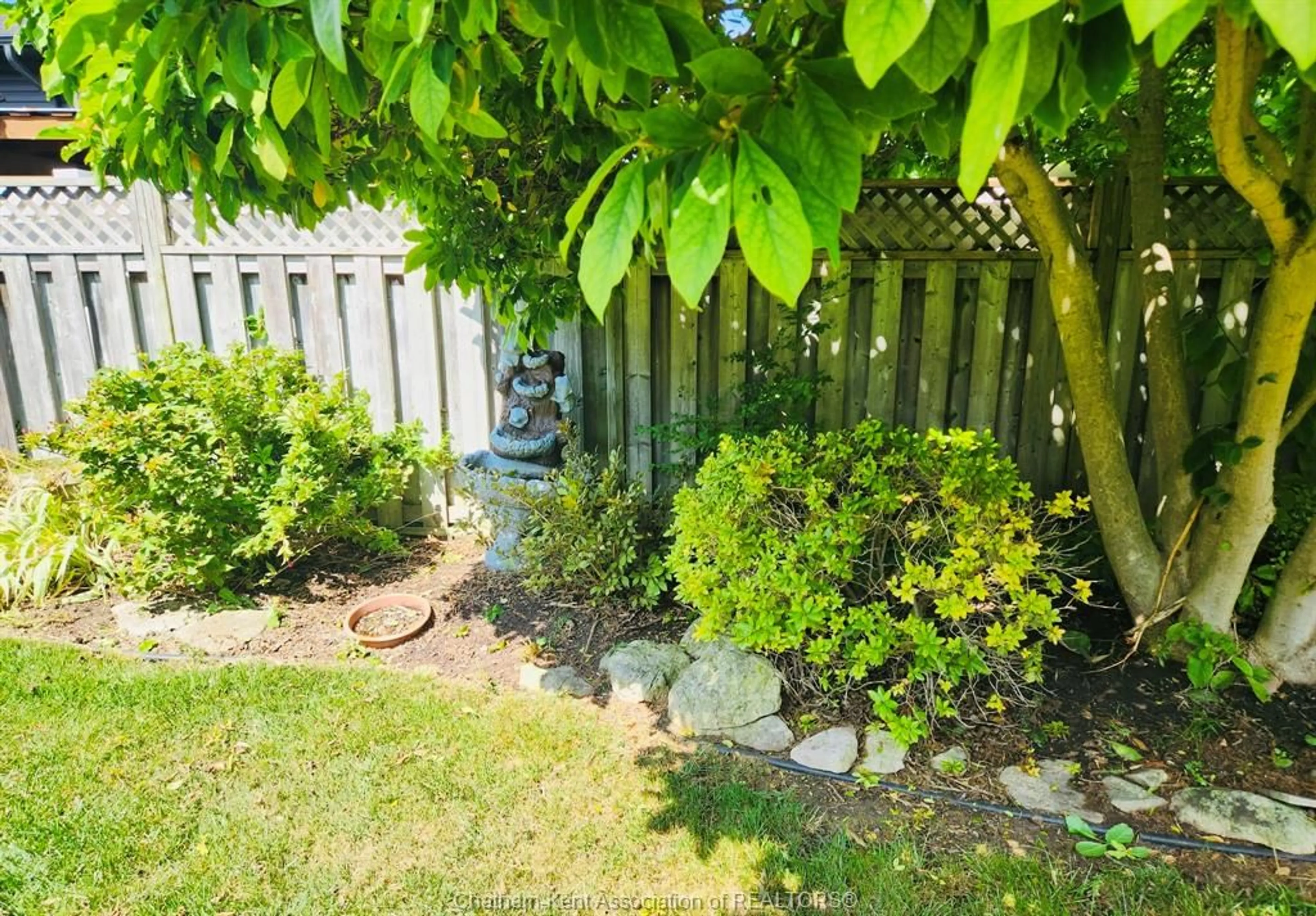 Patio, water/lake/river/ocean view for 147 St Michael Ave, Chatham Ontario N7M 6A8