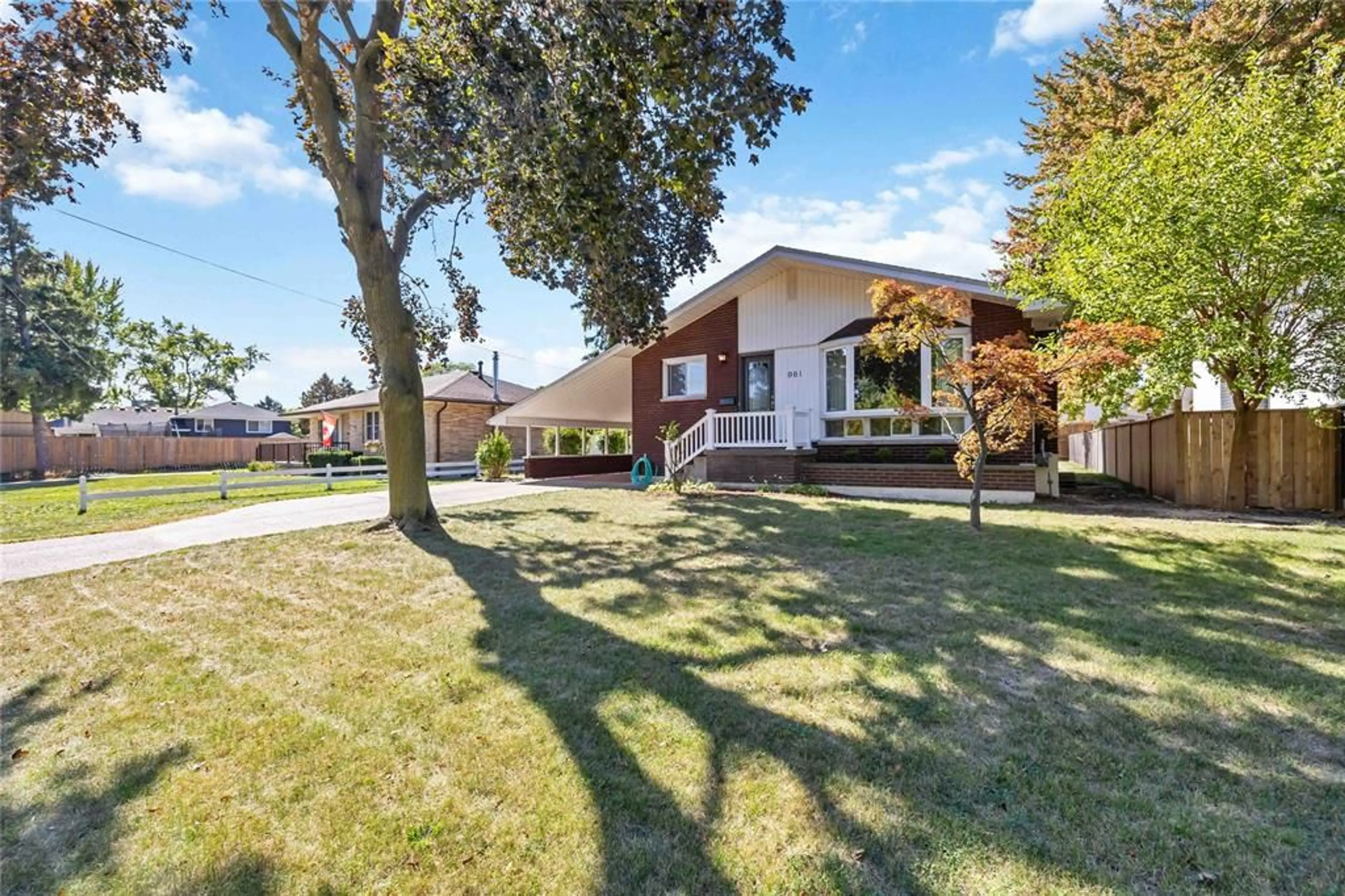 Unknown for 961 Ennisclaire Dr, Sarnia Ontario N7V 3G8